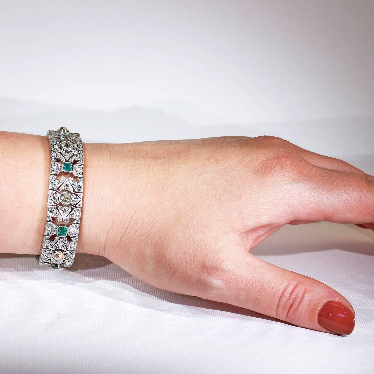 Art Deco Diamond Emerald Platinum Bracelet For Sale 1