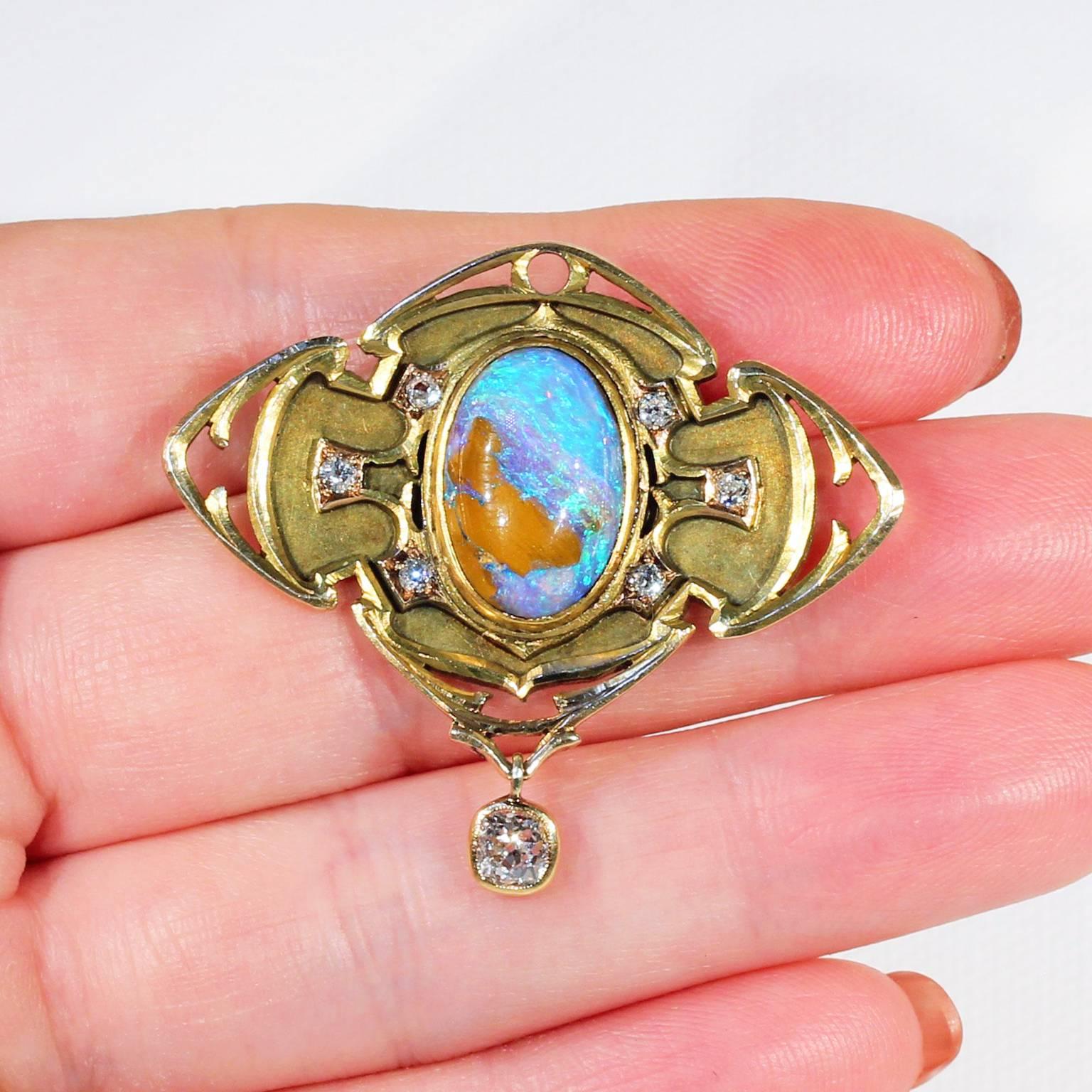 Every once in a while I come across a piece of American jewelry while shopping in Europe and every once in a while I come across a piece of jewelry with a fabulous tale to tell. This wonderful pendant brooch combination is both of these things, and