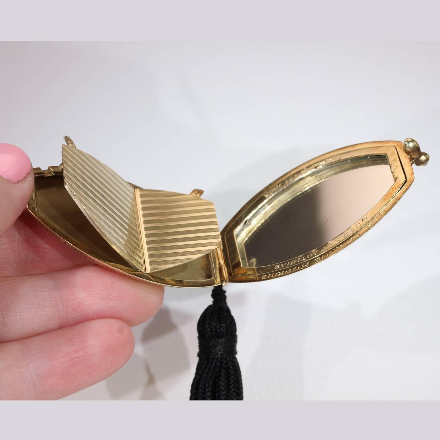Art Deco Gold Compact Pendant Sapphire Clasp For Sale 4