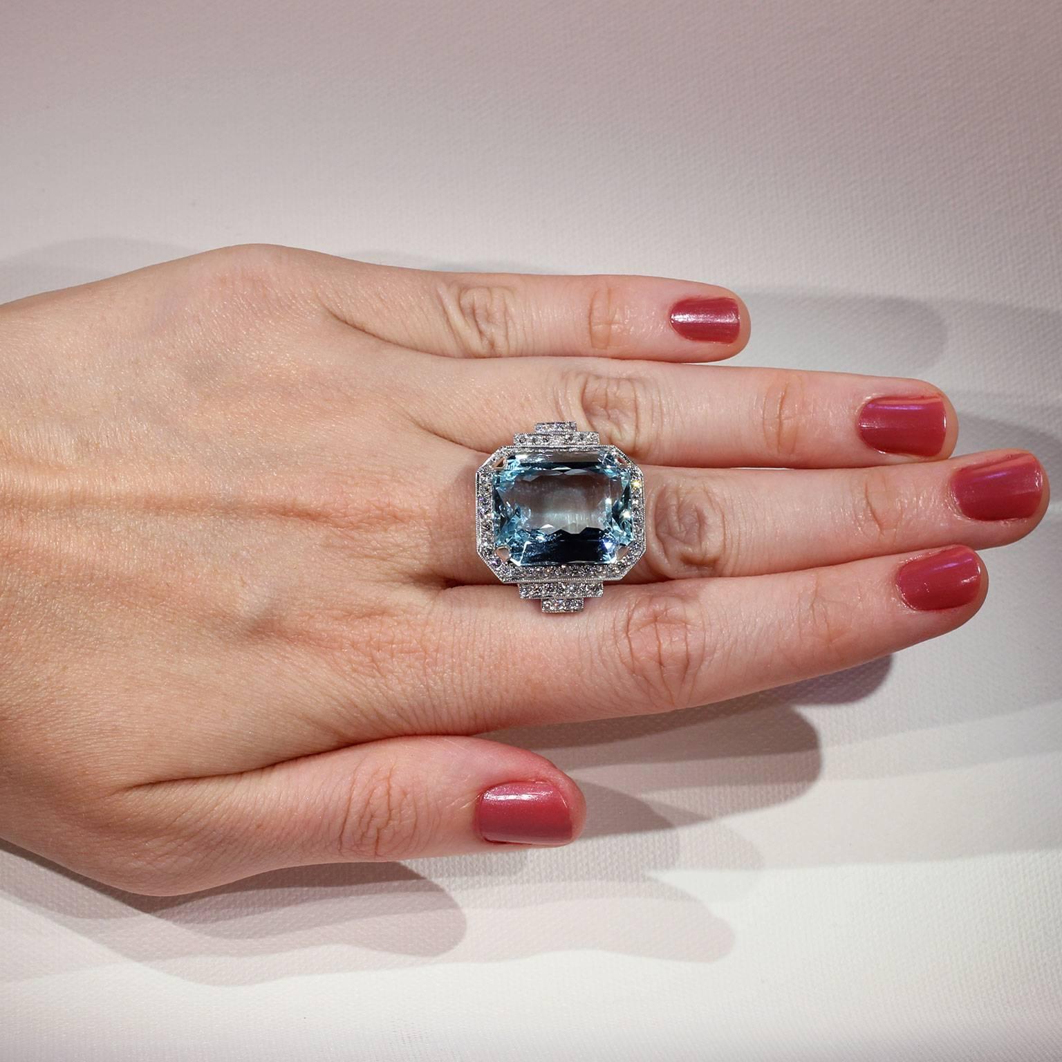 26 Carat Aquamarine Diamond Cocktail Ring For Sale 1