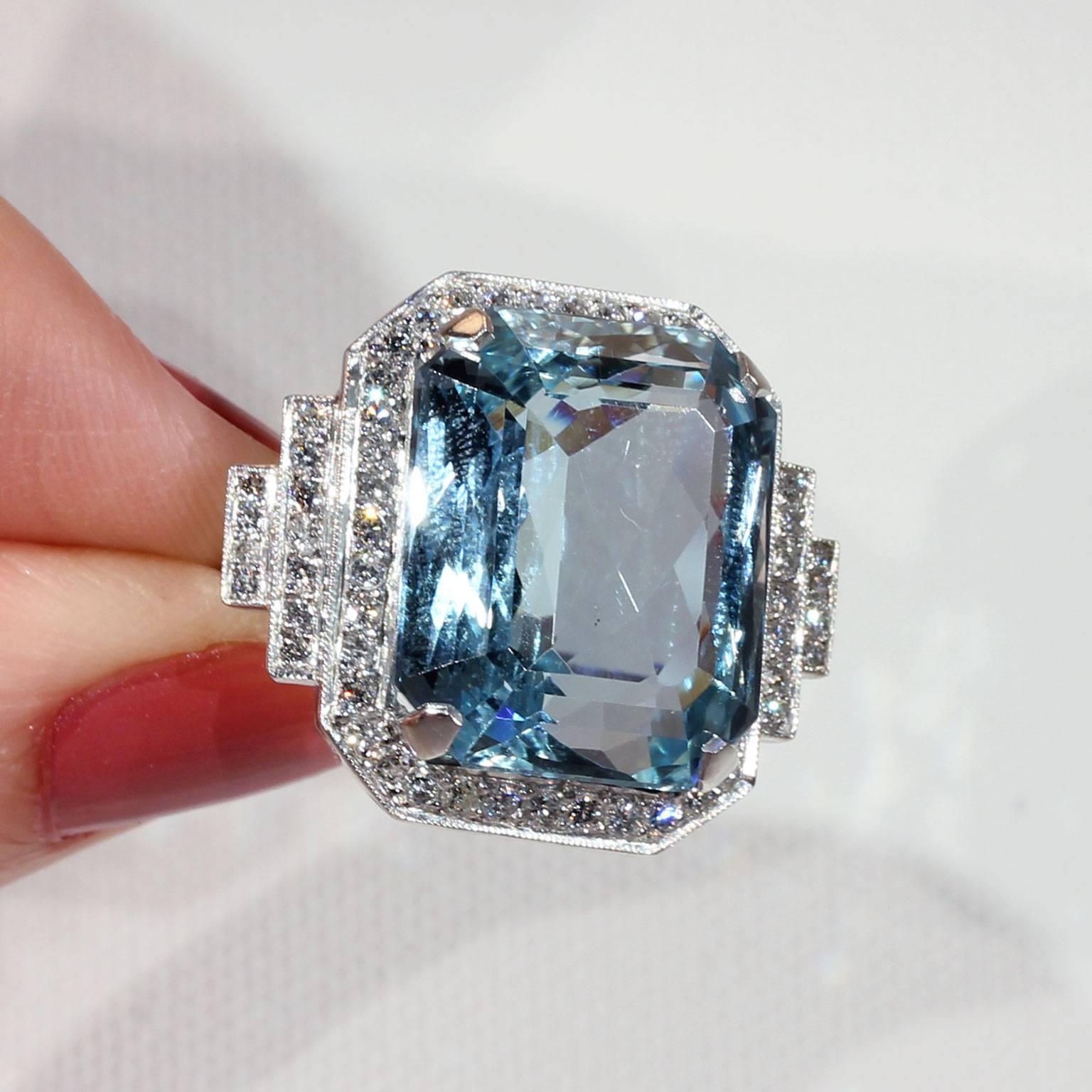 26 Carat Aquamarine Diamond Cocktail Ring For Sale 2