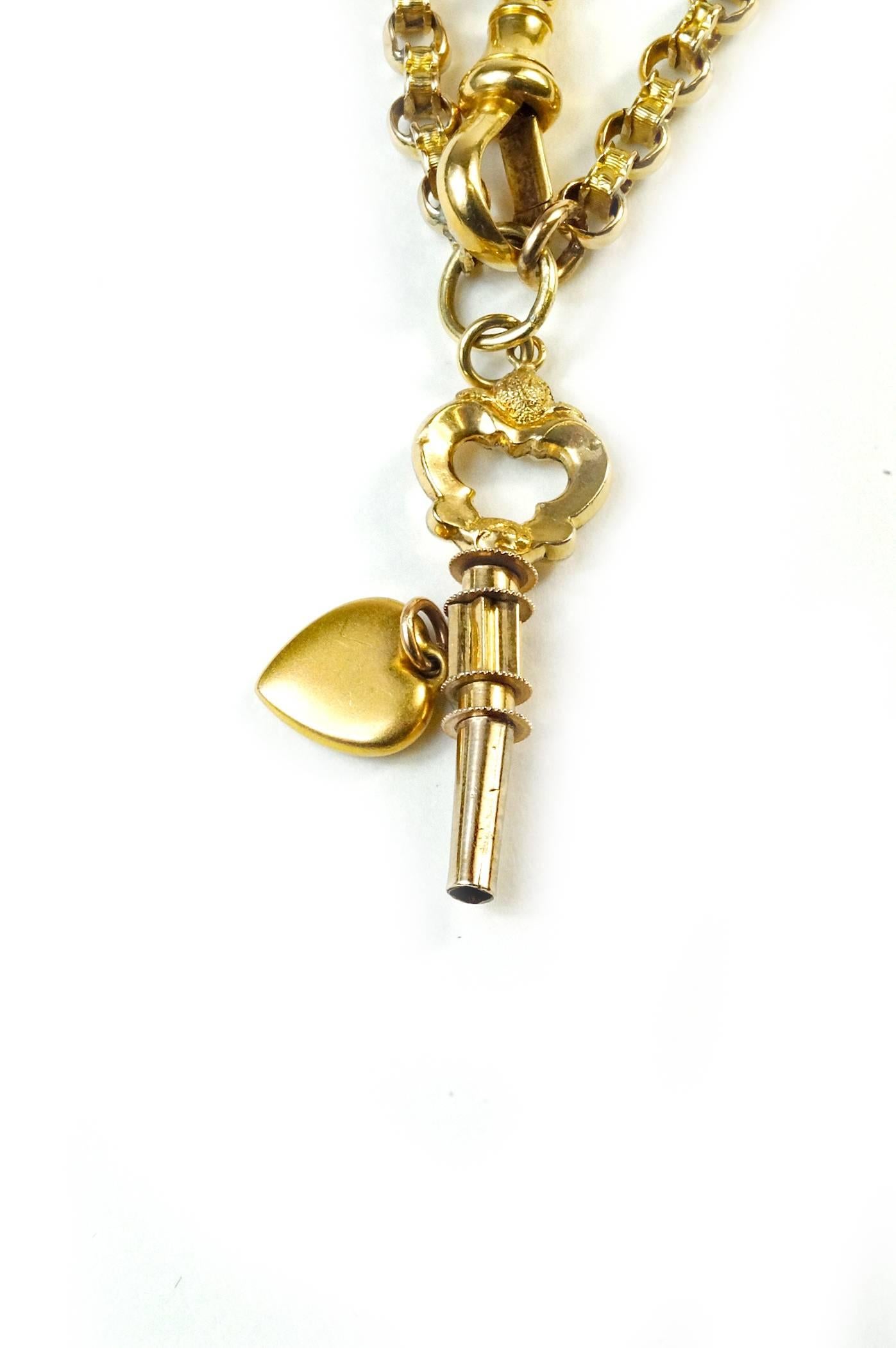 Vintage Charm Heart Necklace In Excellent Condition For Sale In Houston, TX
