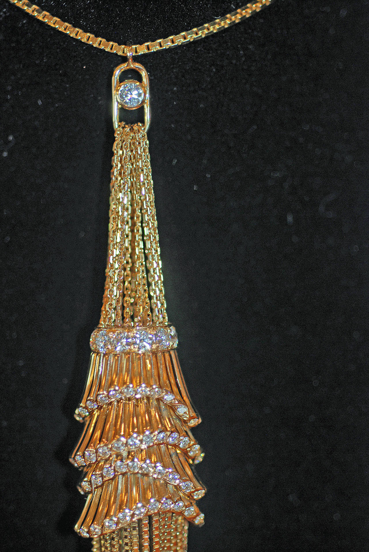 Boucheron Diamond Gold Frou Frou Drop Necklace In Excellent Condition In New Orleans, LA