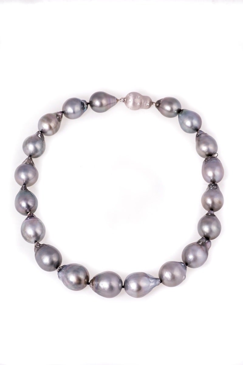 Magnificent Baroque Silver Grey South Sea Pearl Necklace In New Condition In New Orleans, LA