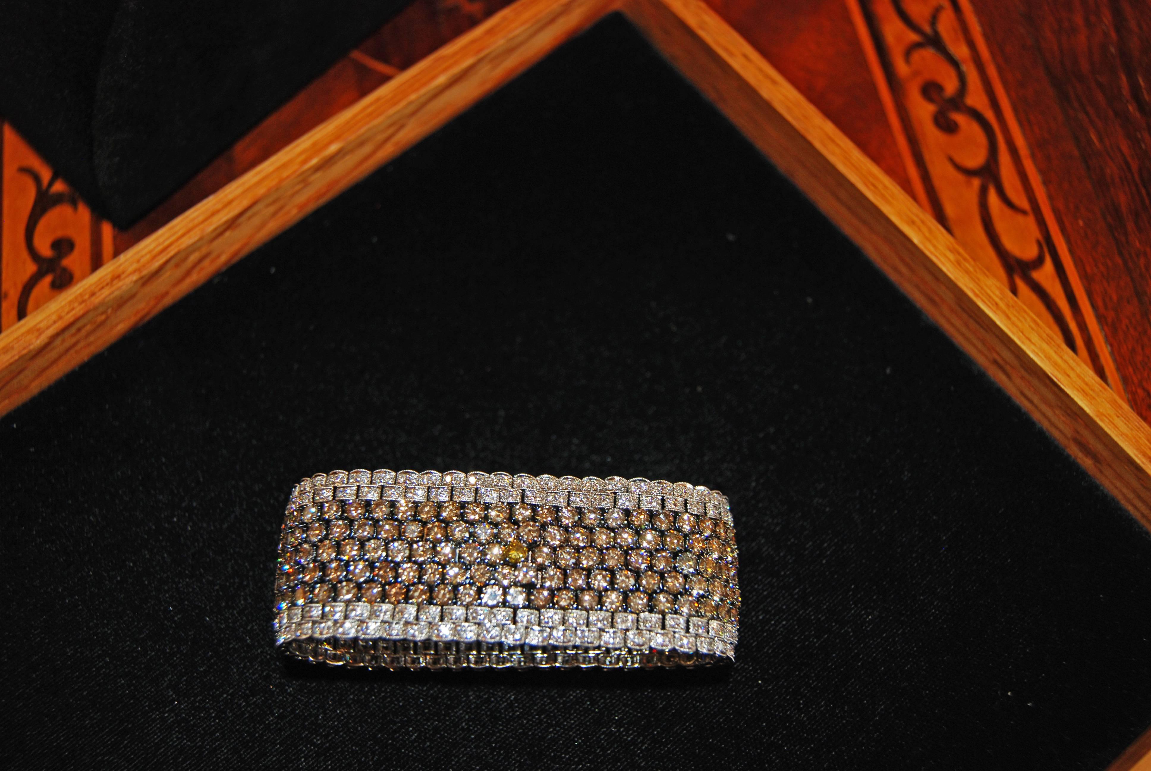 Exceptional Brown and White Diamond White Gold Bracelet In Excellent Condition In New Orleans, LA