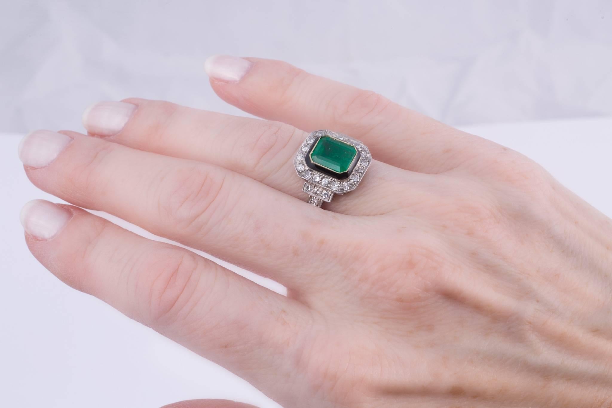 Women's or Men's 2.50ct Natural Emerald and Diamond Ring