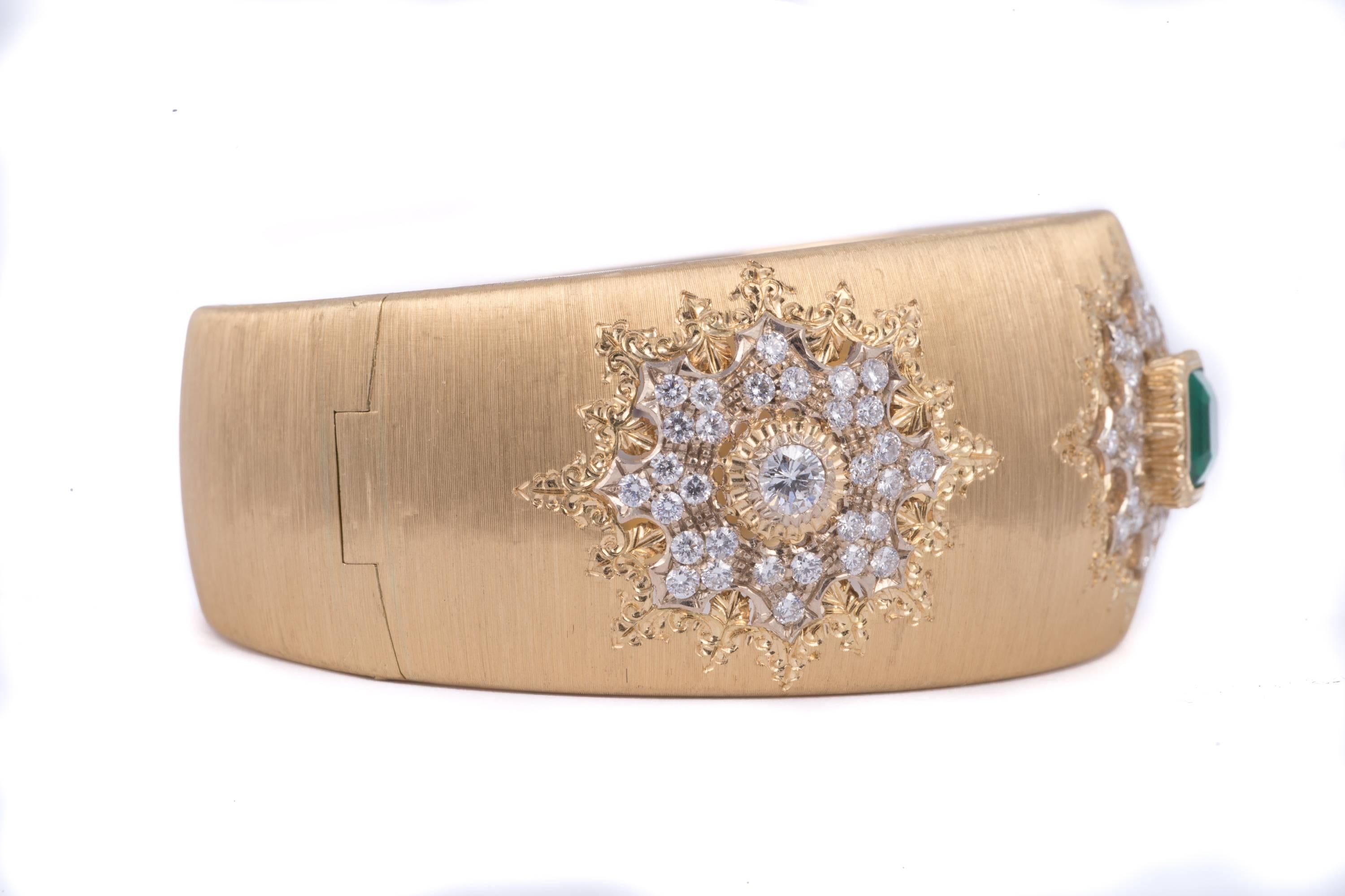 Magnificent Buccellati Emerald and Diamond Cuff Bracelet in 18k yellow gold. Signed Buccellati