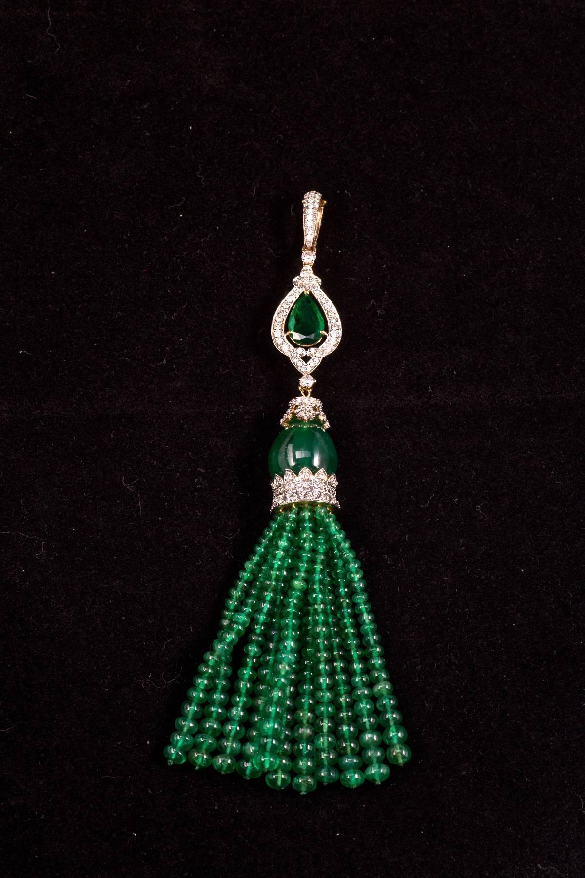 Contemporary Magnificent Emerald Diamond Gold Tassel Necklace