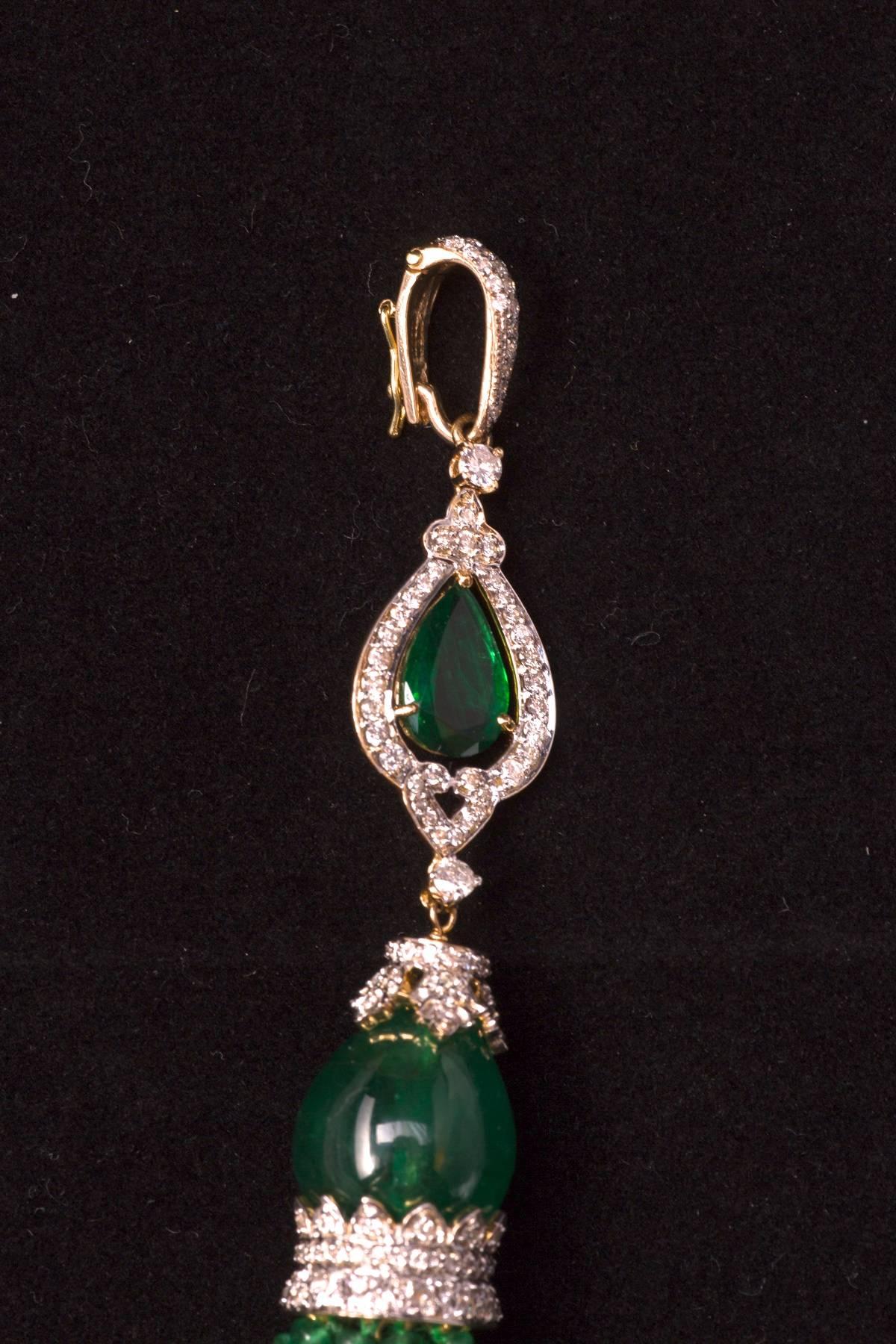 Magnificent Emerald Diamond Gold Tassel Necklace In Excellent Condition In New Orleans, LA