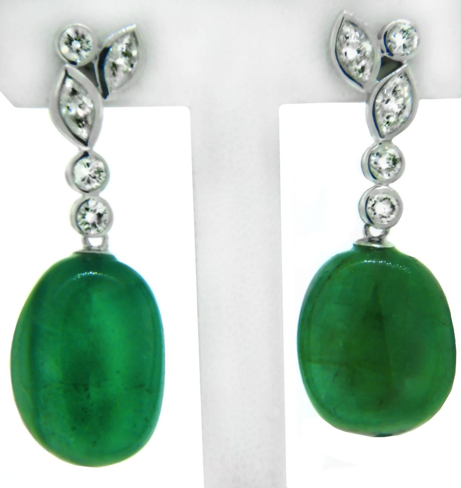 20 Carat Natural Emerald Drop White Diamond Platinum Earrings In New Condition For Sale In Santa Fe, NM