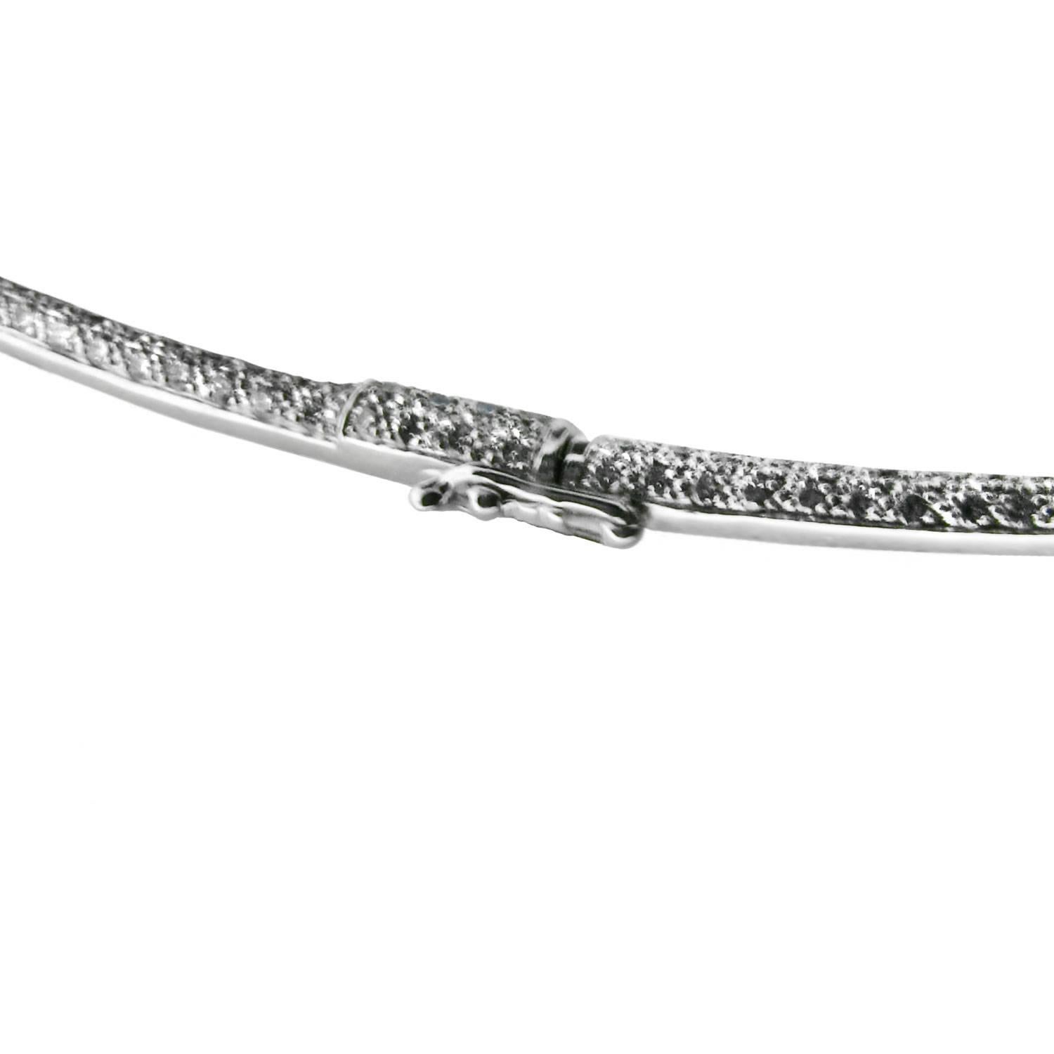 Edwardian 18 Karat White Gold Peridot Briolette Diamond Encrusted Collar Necklace For Sale