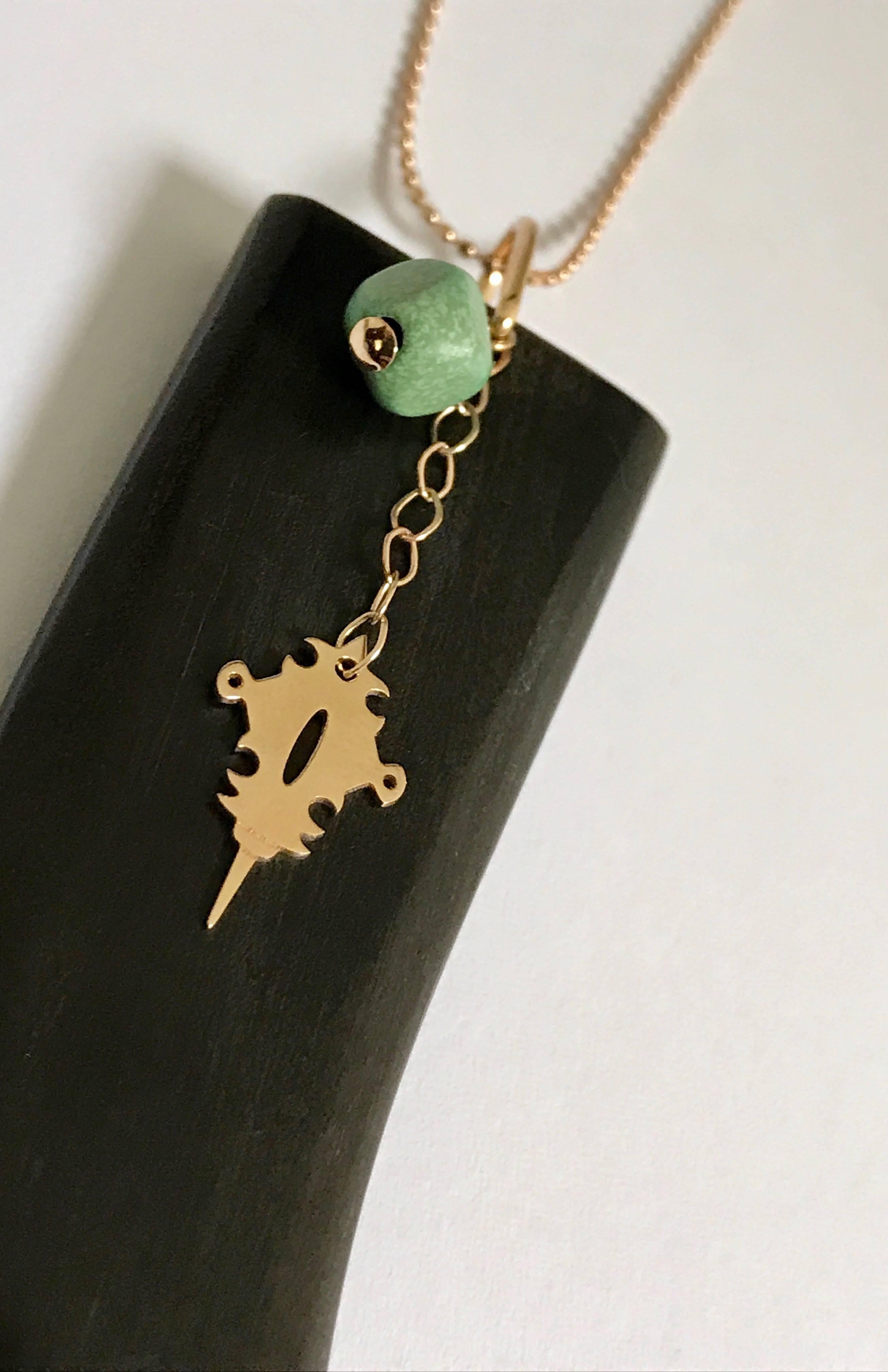 Turquoise and Wood Yellow Gold Pendant Necklace In New Condition In Vannes, FR
