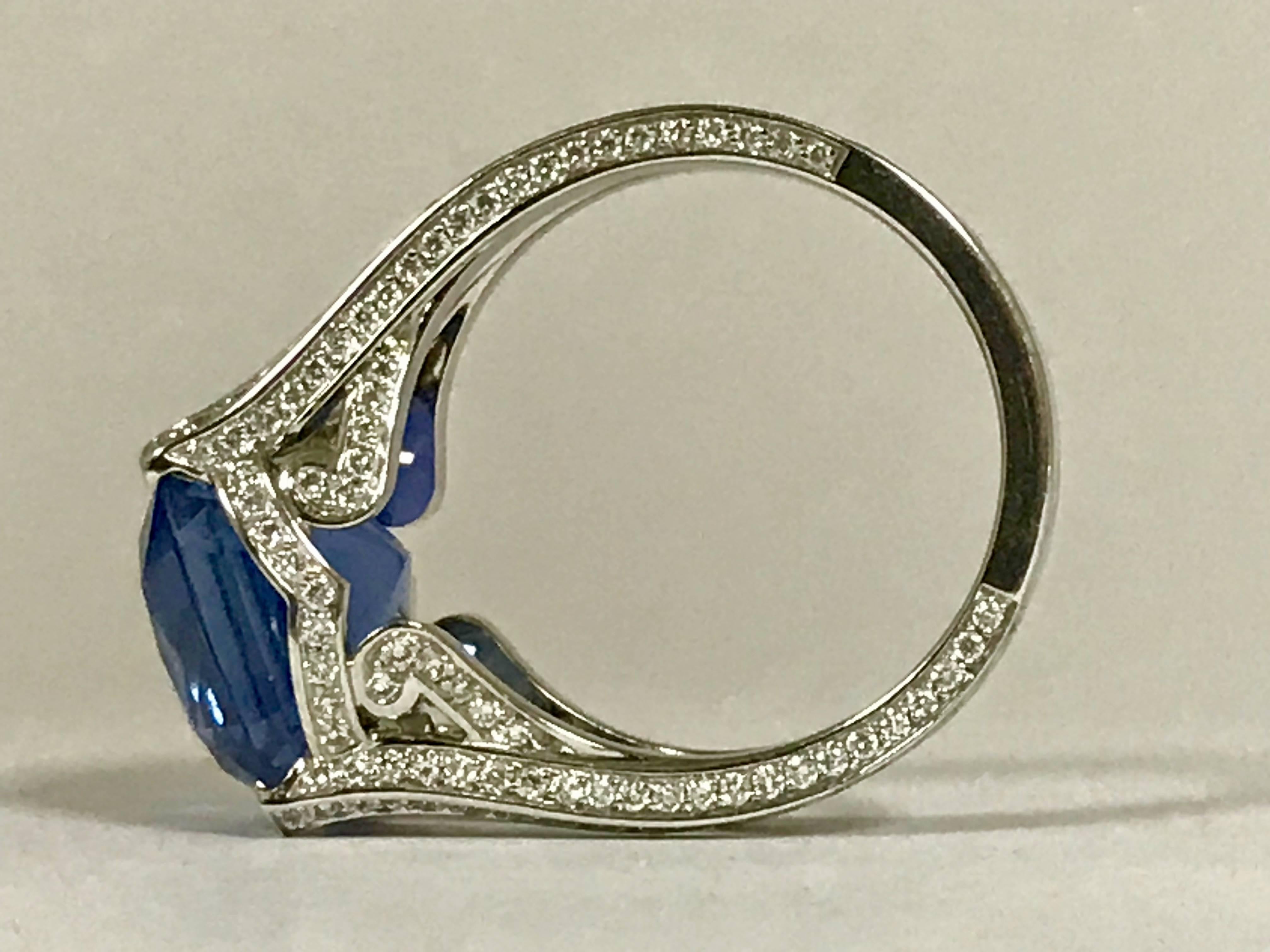 Women's Natural Blue Sapphire GRS Certified 9.47 K and Diamonds Gold Palladium Ring