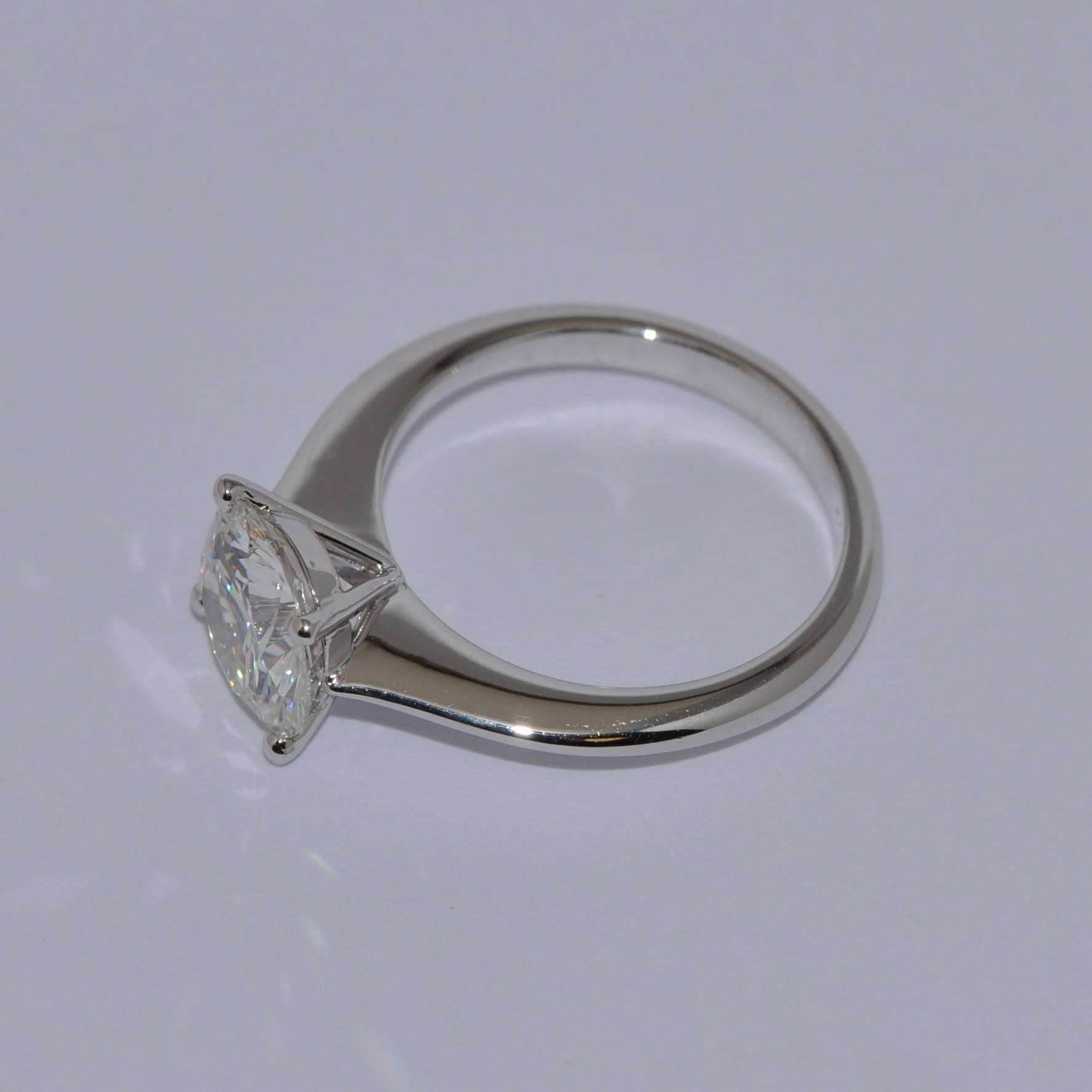Discover this Unique Solitaire Certified Diamond 2.28 Carat 4 Claws Engagement Ring.
Solitaire Certified HRD Brilliant Diamond 2.28 Carat Color H VS2 8.73*8.75*5.05 mm
White Gold 18 Carat 
Size On Demand


