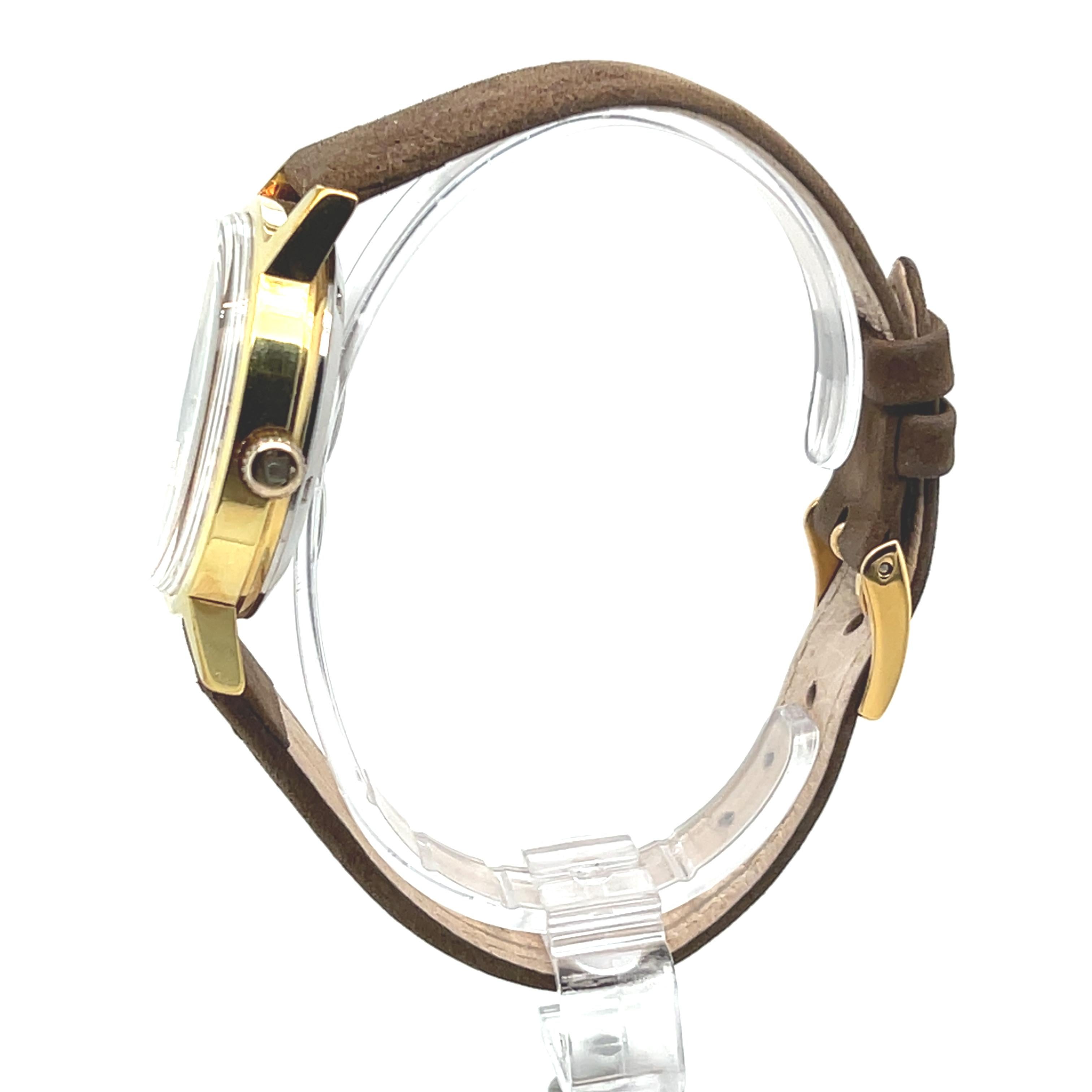 Orologio Omega Cassa placcata oro Cinturino in pelle scamosciata in vendita 2
