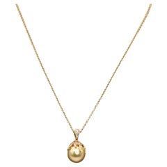 Collier en or jaune 18 carats avec perle des mers du Sud et diamants