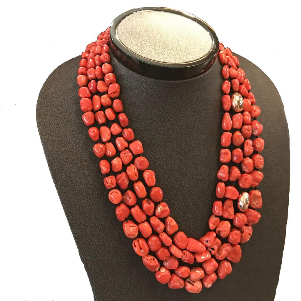 Women's Coral and Rose Gold Pearls Bakelite Clasp Beaded Necklace