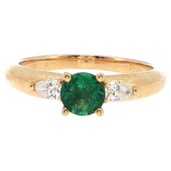 Emerald 0.56 Carats Diamonds Yellow Gold 18 Carats Cocktail Ring