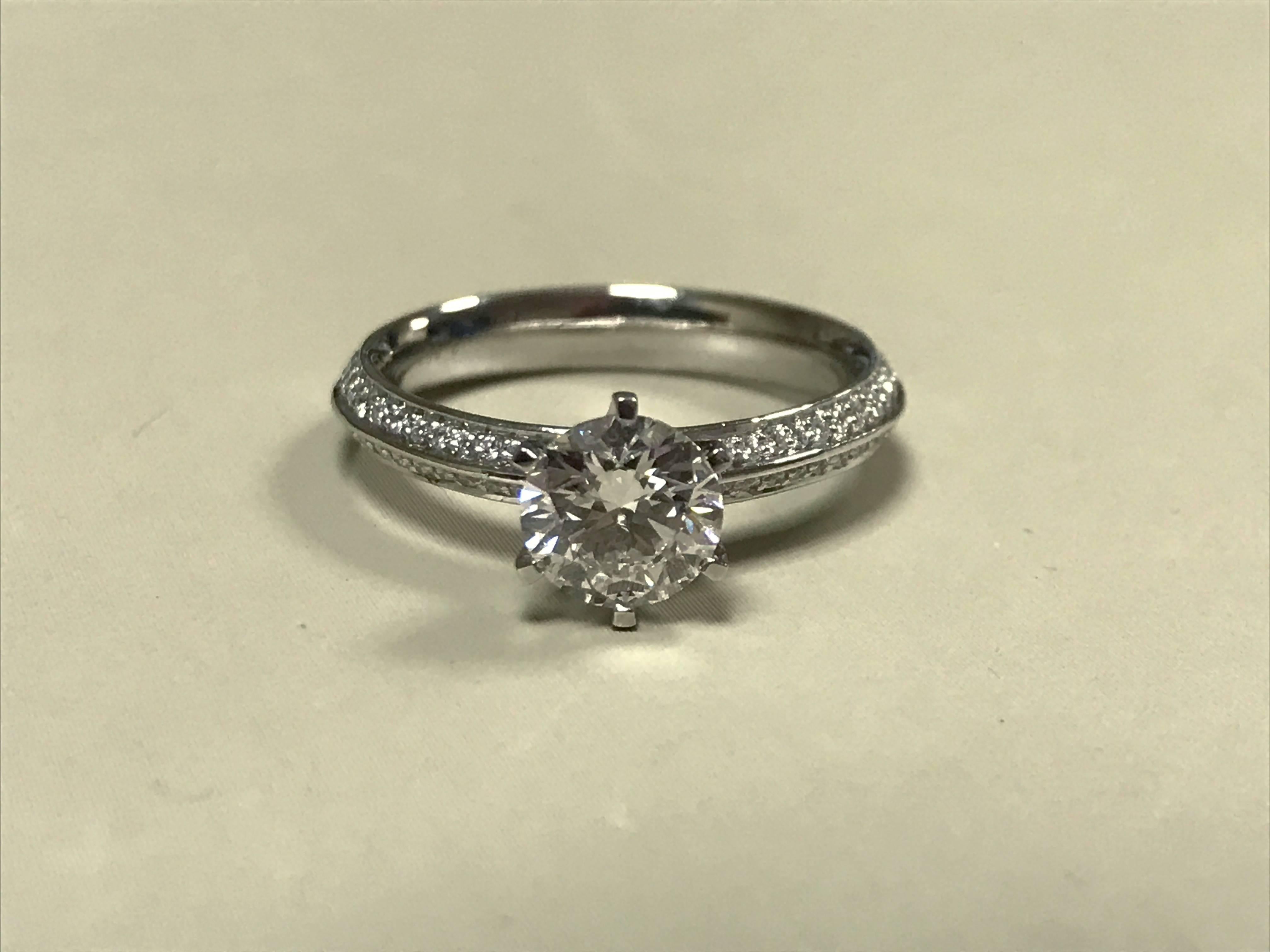 GIA Certified White Gold and Diamonds Engagement Ring In New Condition In Vannes, FR