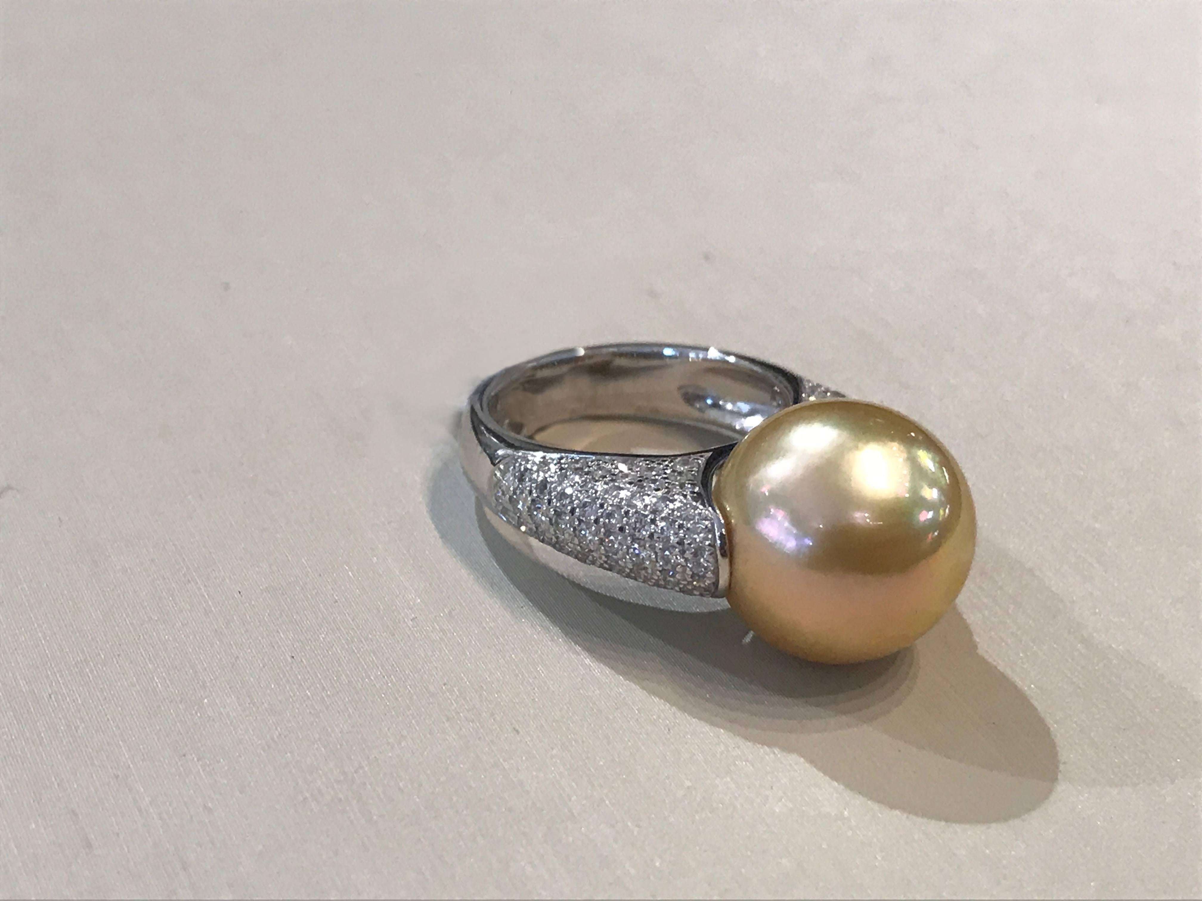 Cultured Pearl and White Gold Ring In New Condition In Vannes, FR