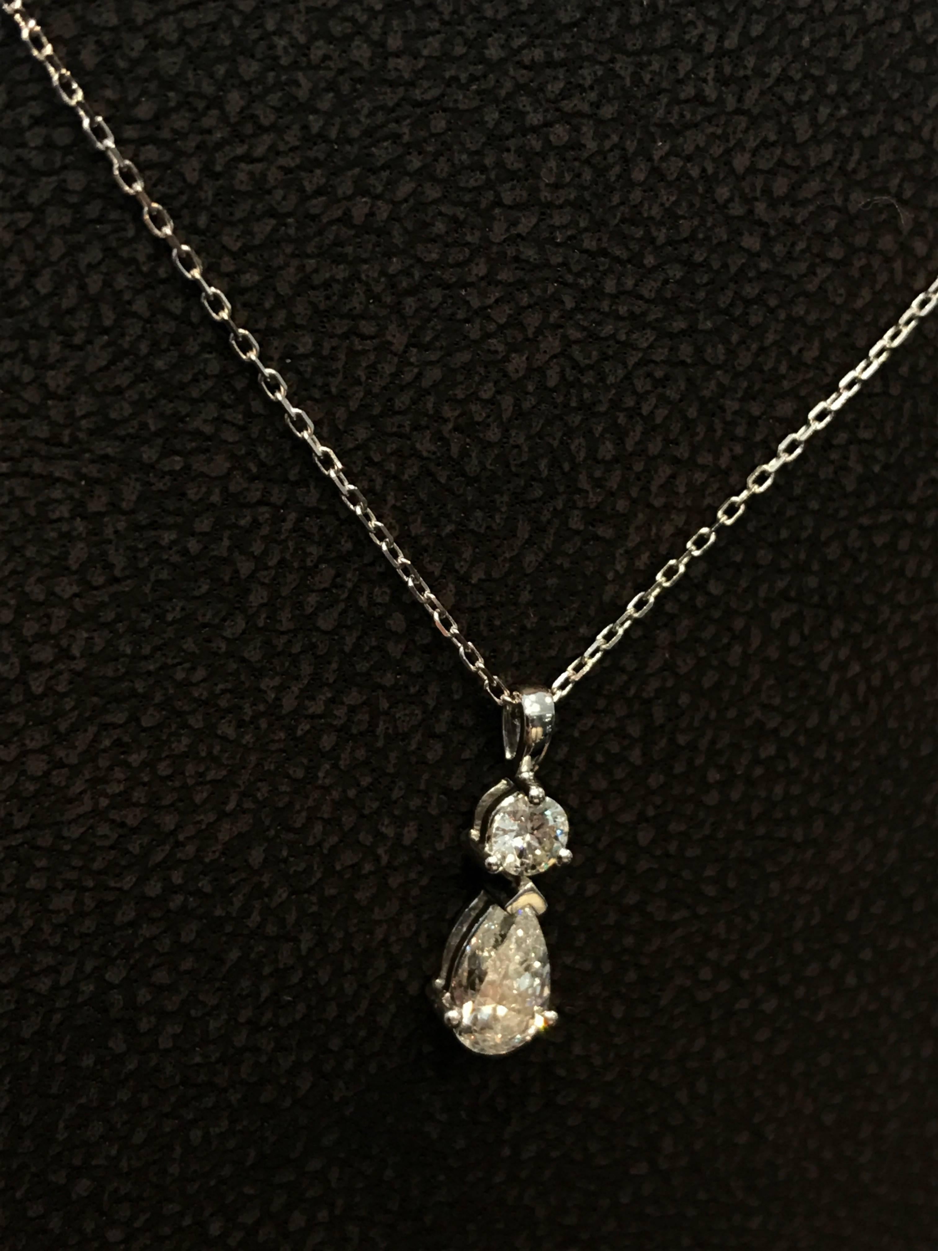 Pendant Necklace Diamonds Pear White Gold 18 Karat For Sale 1