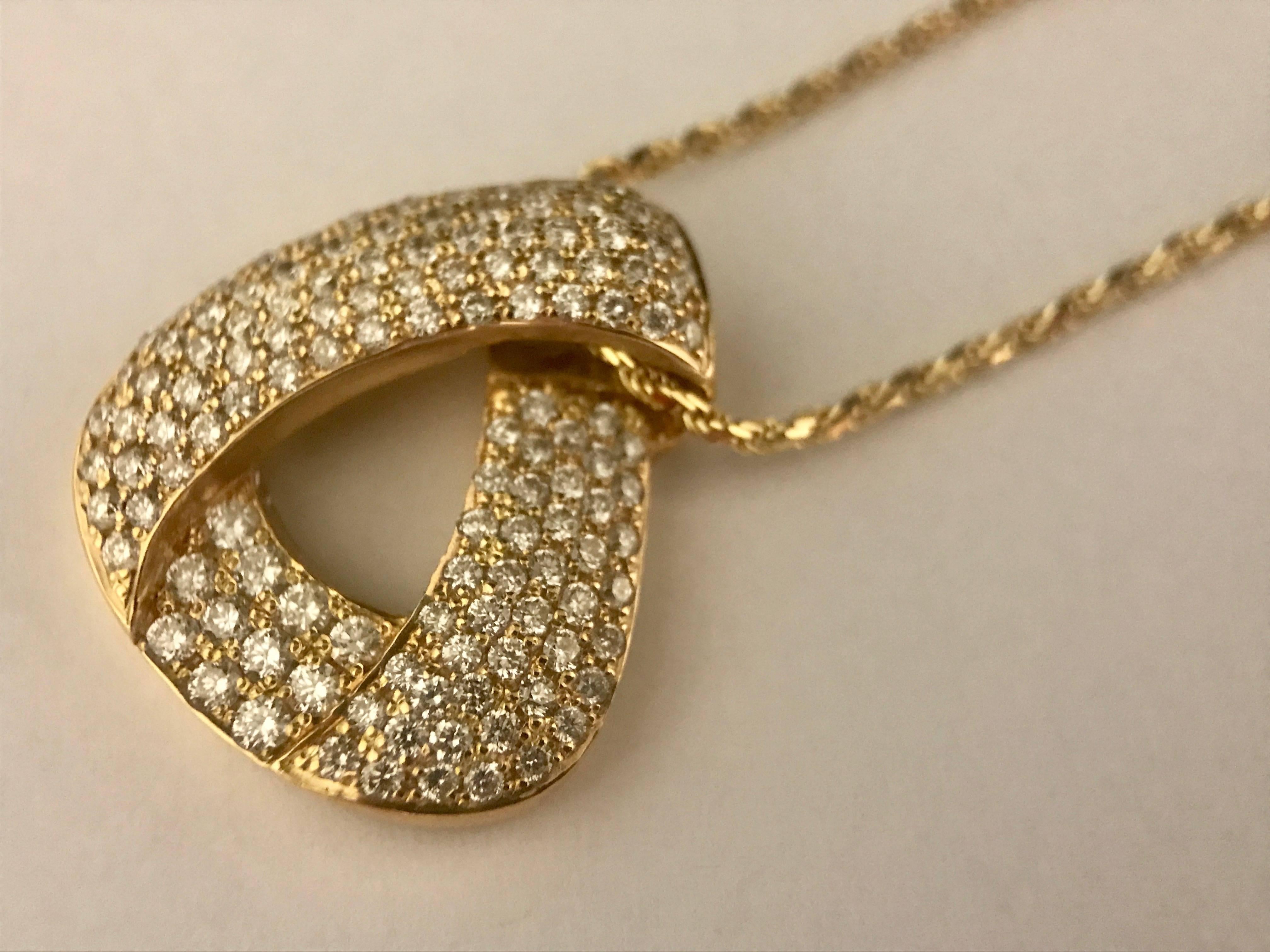 Brilliant Cut Diamonds and Yellow Gold Pendant Necklace