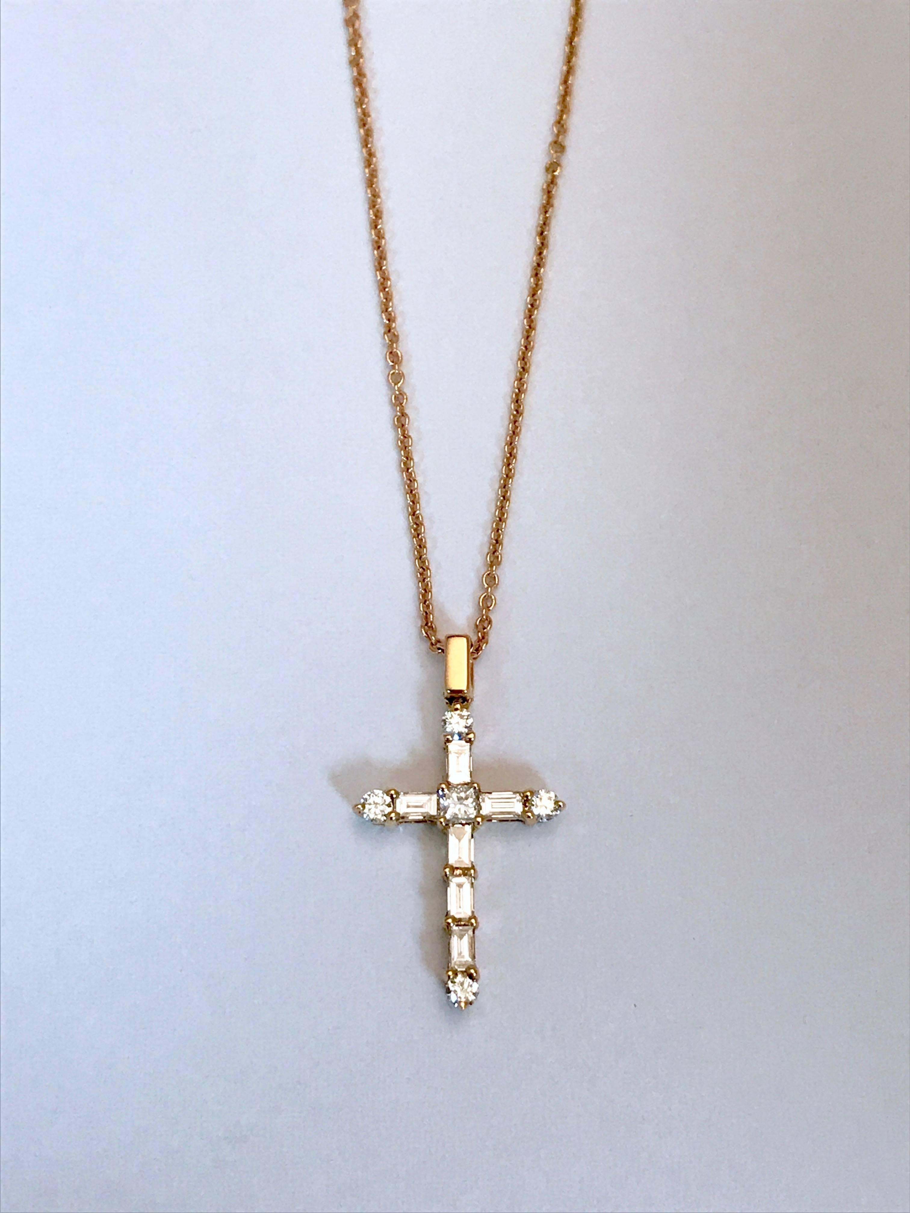 Exceptional Yellow Gold and Diamonds Cross Pendant Necklace.
Yellow Gold 18 Carat
White Diamonds 0,11 Carat
