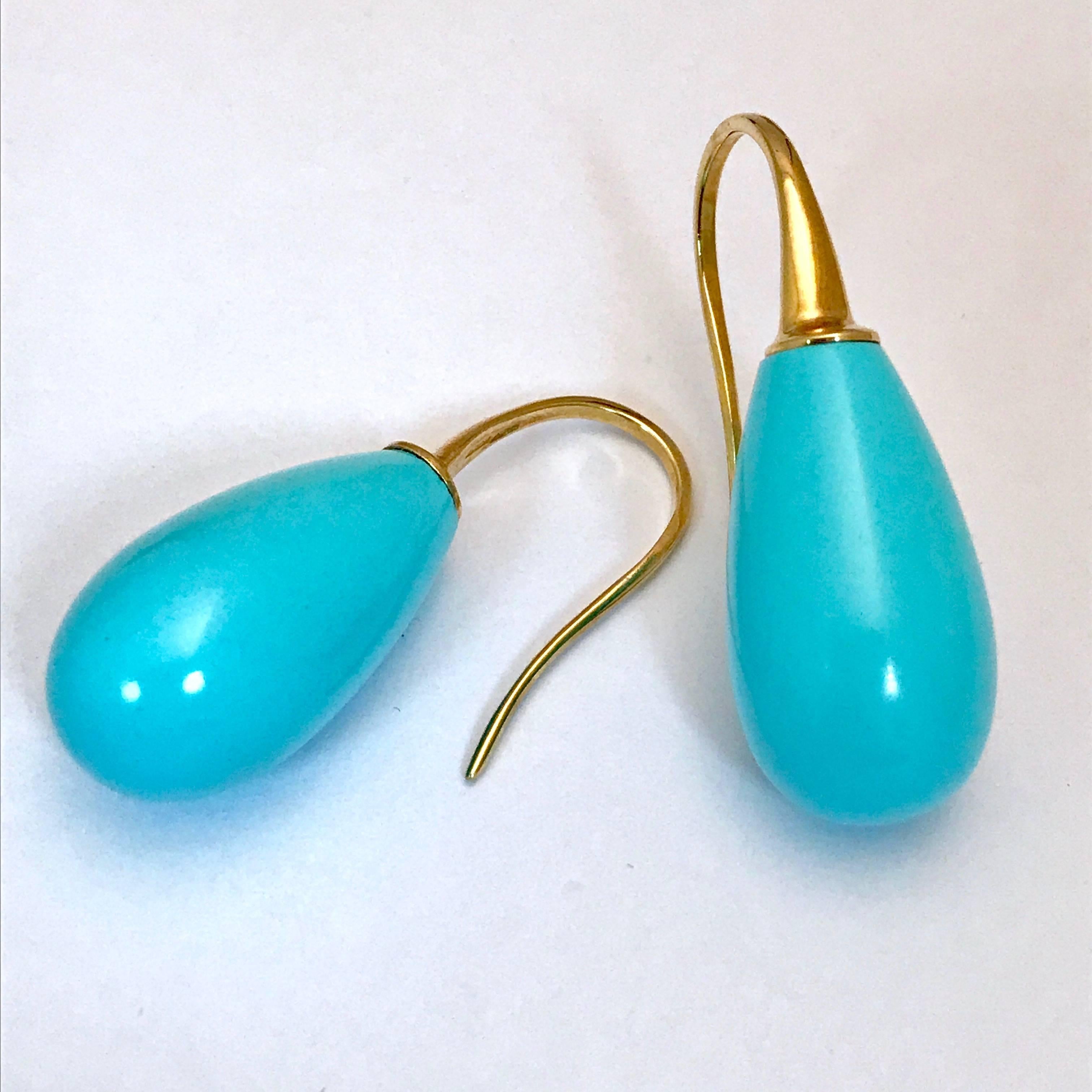 Beautiful Summer Yellow Gold and Turquoise Chandelier Earrings.
Yellow Gold 18 Carat 
Turquoise 
4 cm 
