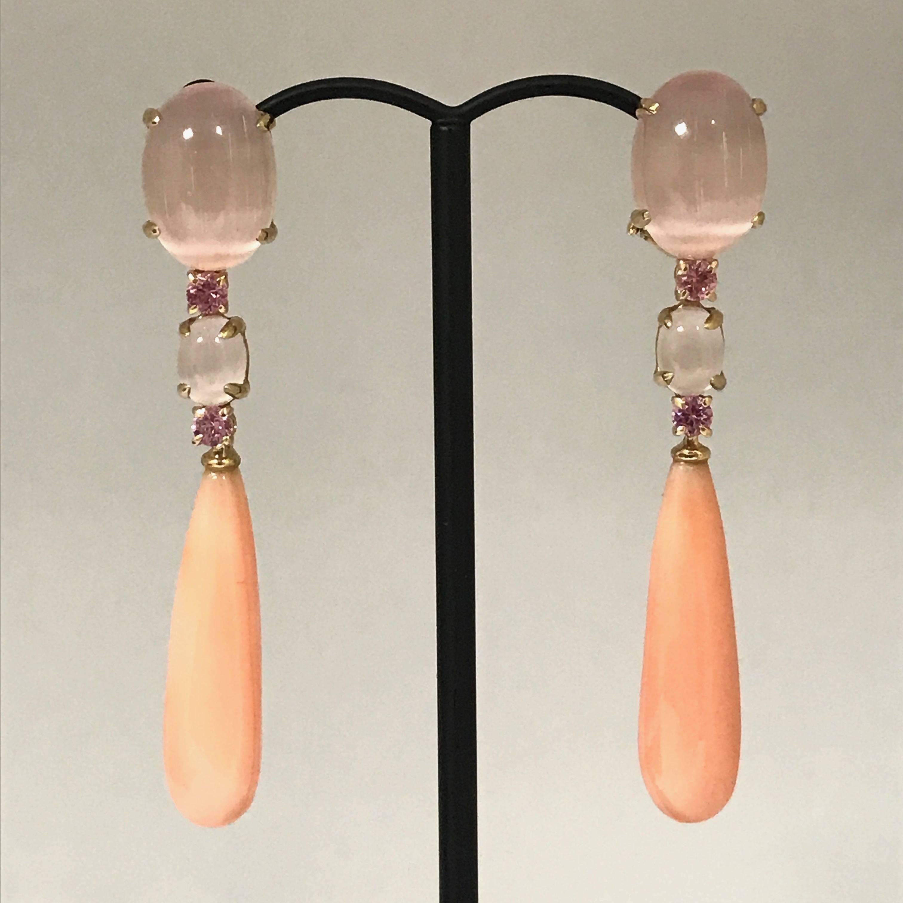 Coral Pink Quartz and Pink Sapphires Yellow Gold Earrings.
Coral
Pink Quartz
Pink Sapphires 0,28 Carat
Yellow Gold 
