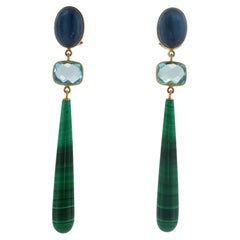 Boucles d'oreilles longues pendantes en or jaune 18 carats, avec cyanite bleu ciel, topaze et malachite