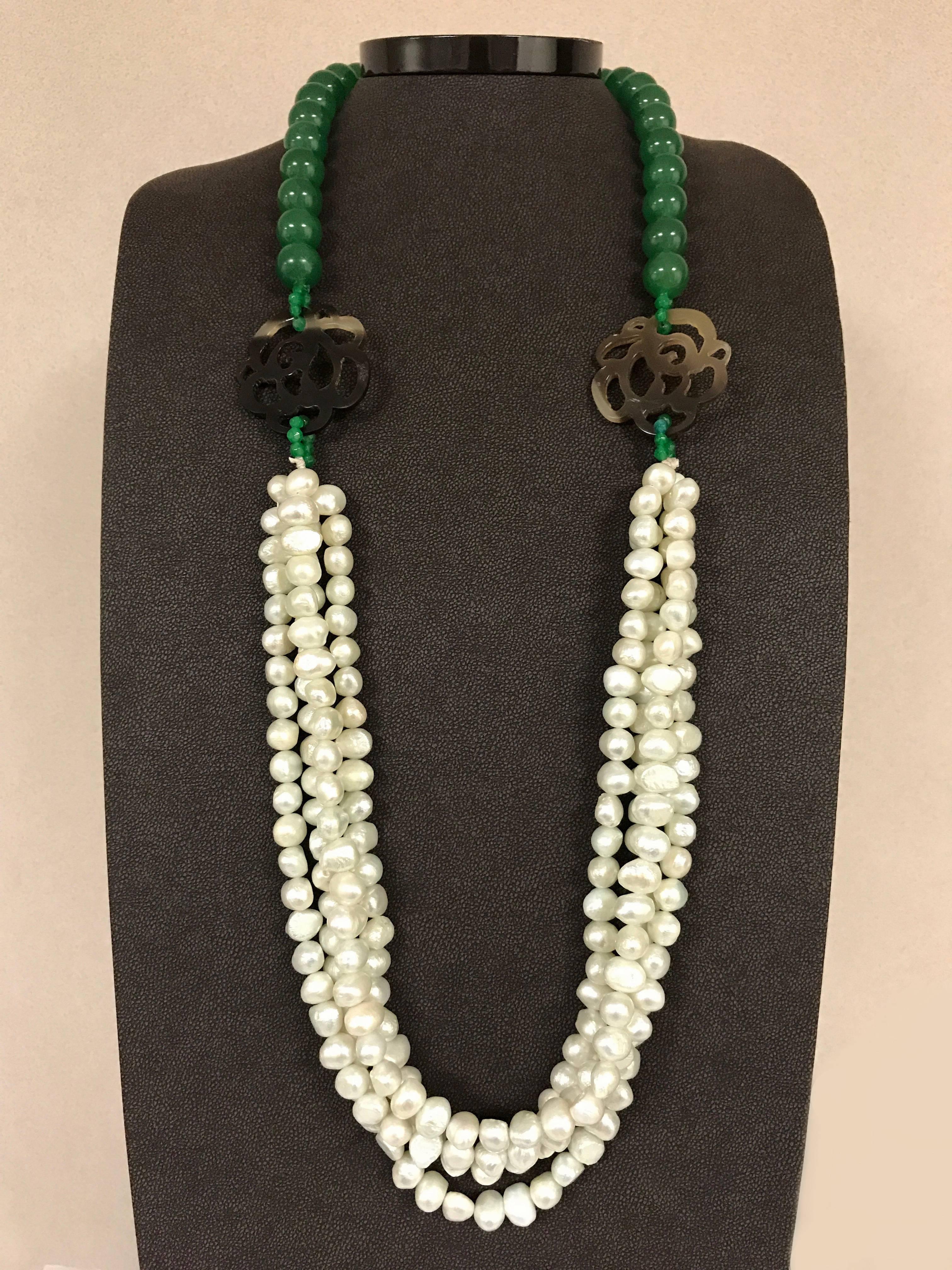 Baroque Pearls and Green Pearls Necklace.
Baroque Pearls 
Green Pearls 

