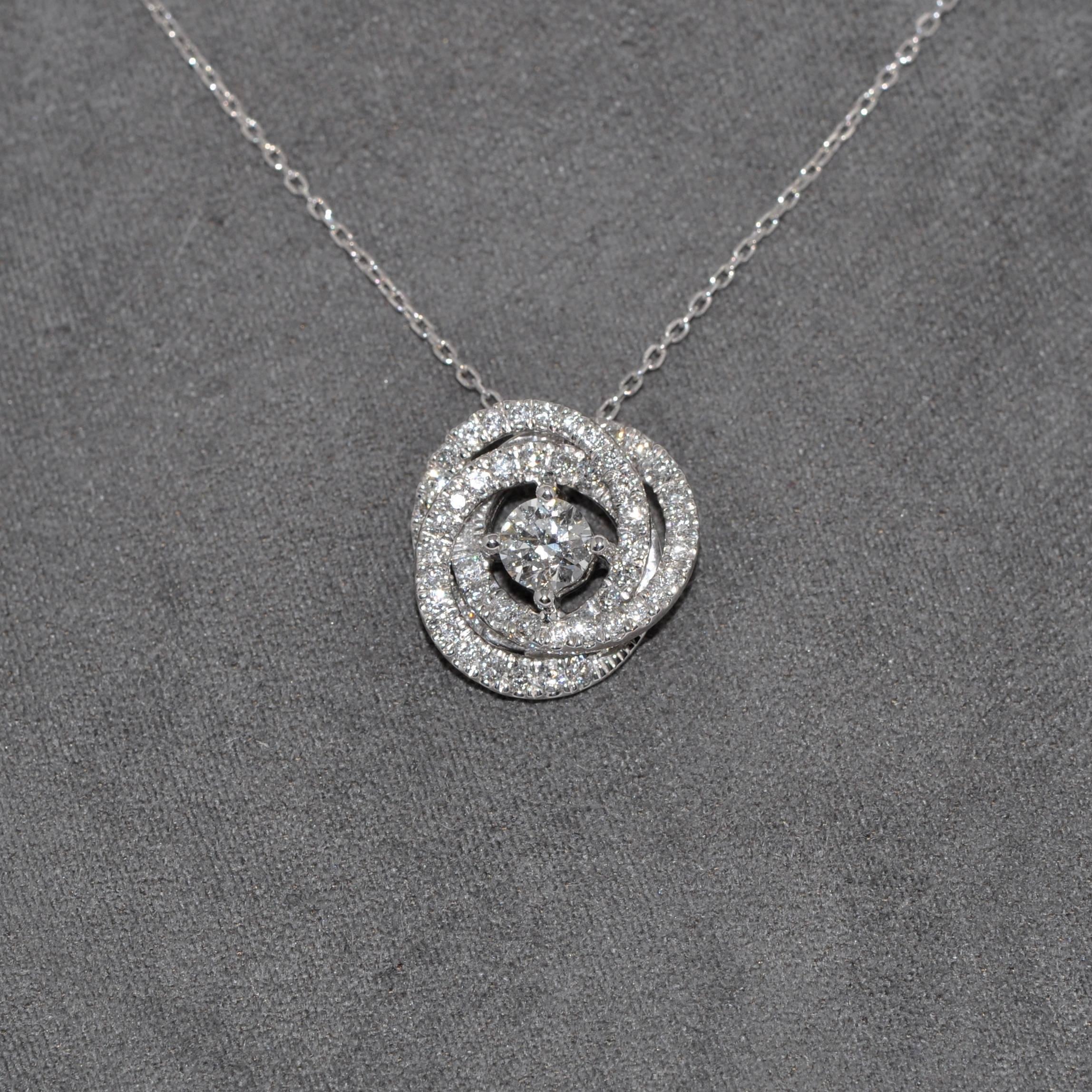Diamonds G SI and White Gold 18 Carat Pendant Necklace.
52 Diamonds G SI 
White Gold 18 Carat 
45 centimeter