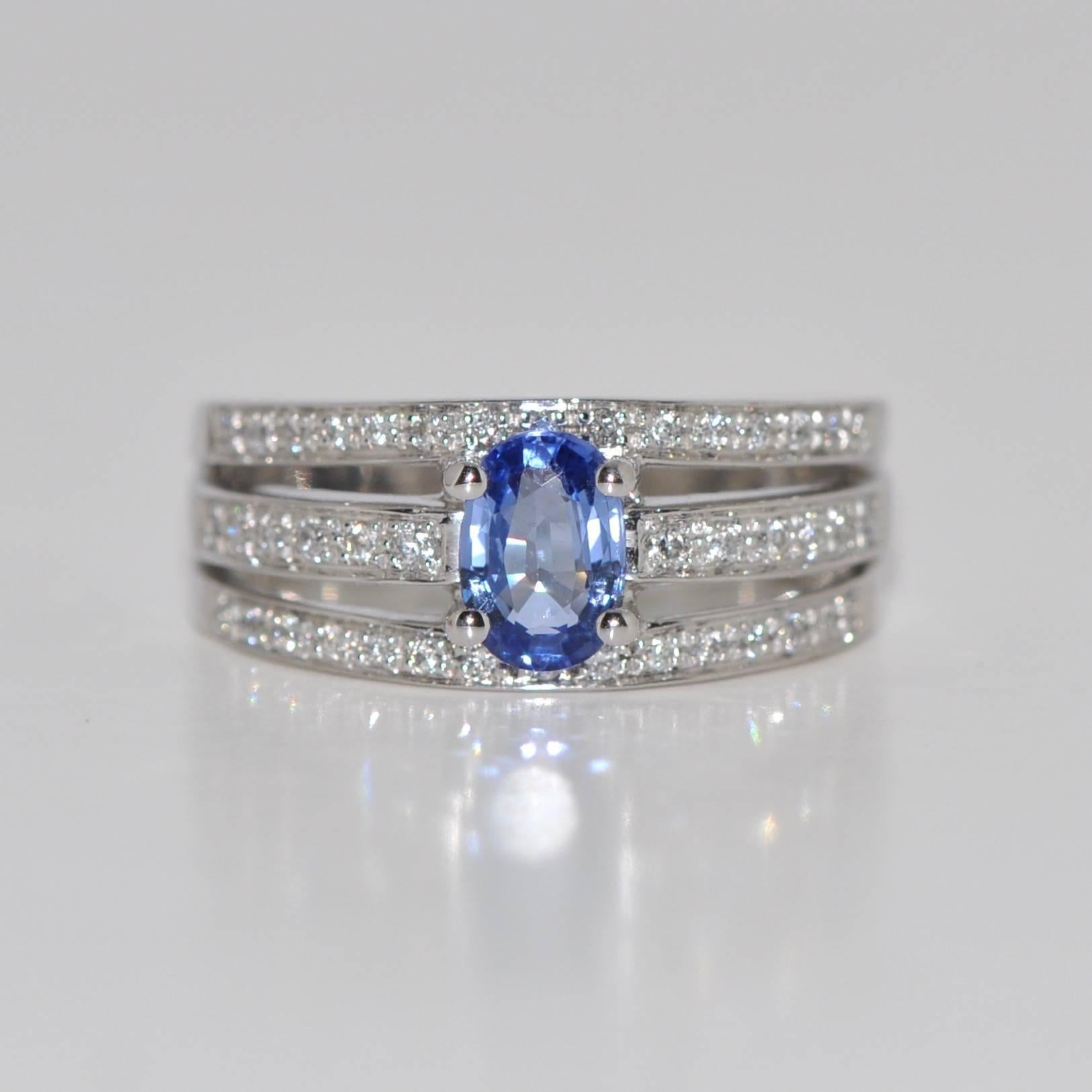 Discover this Sapphire and White Diamonds White Gold Engagement Ring.
Oval Blue Sapphire 7*5 1.00 Carat
White Diamonds 0.26 Carat
White Gold 18 Carat
French Size 53
US Size 6 1/4