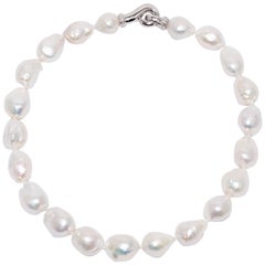Baroque Pearls Diamonds and White Gold Clasp Necklace