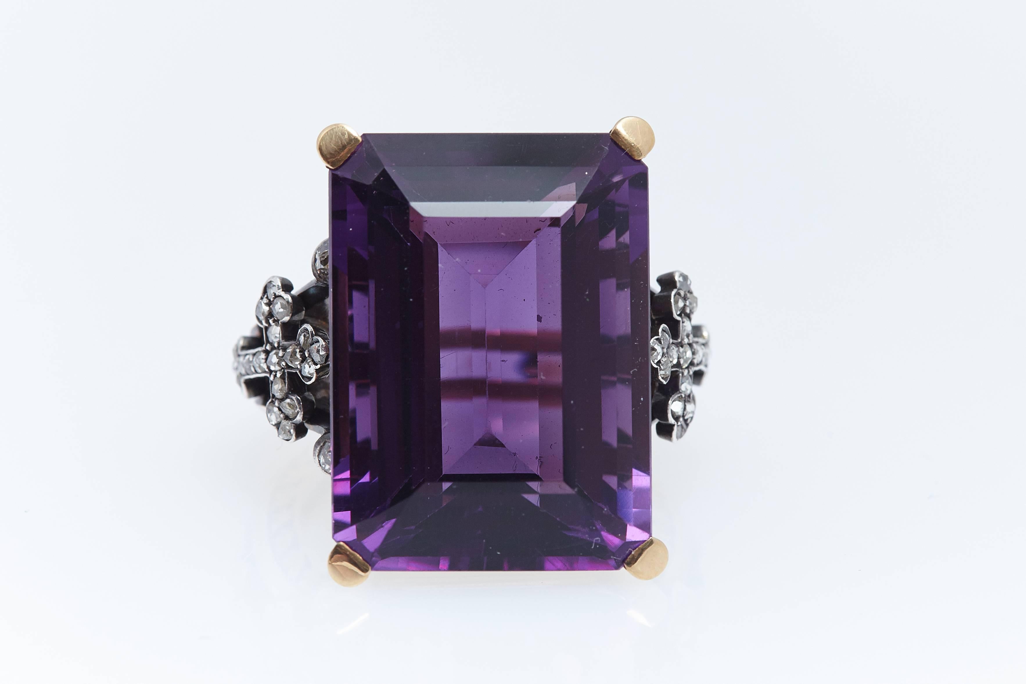 Amethyst Bishops Gold and Diamond Ring In Good Condition In New York, NY