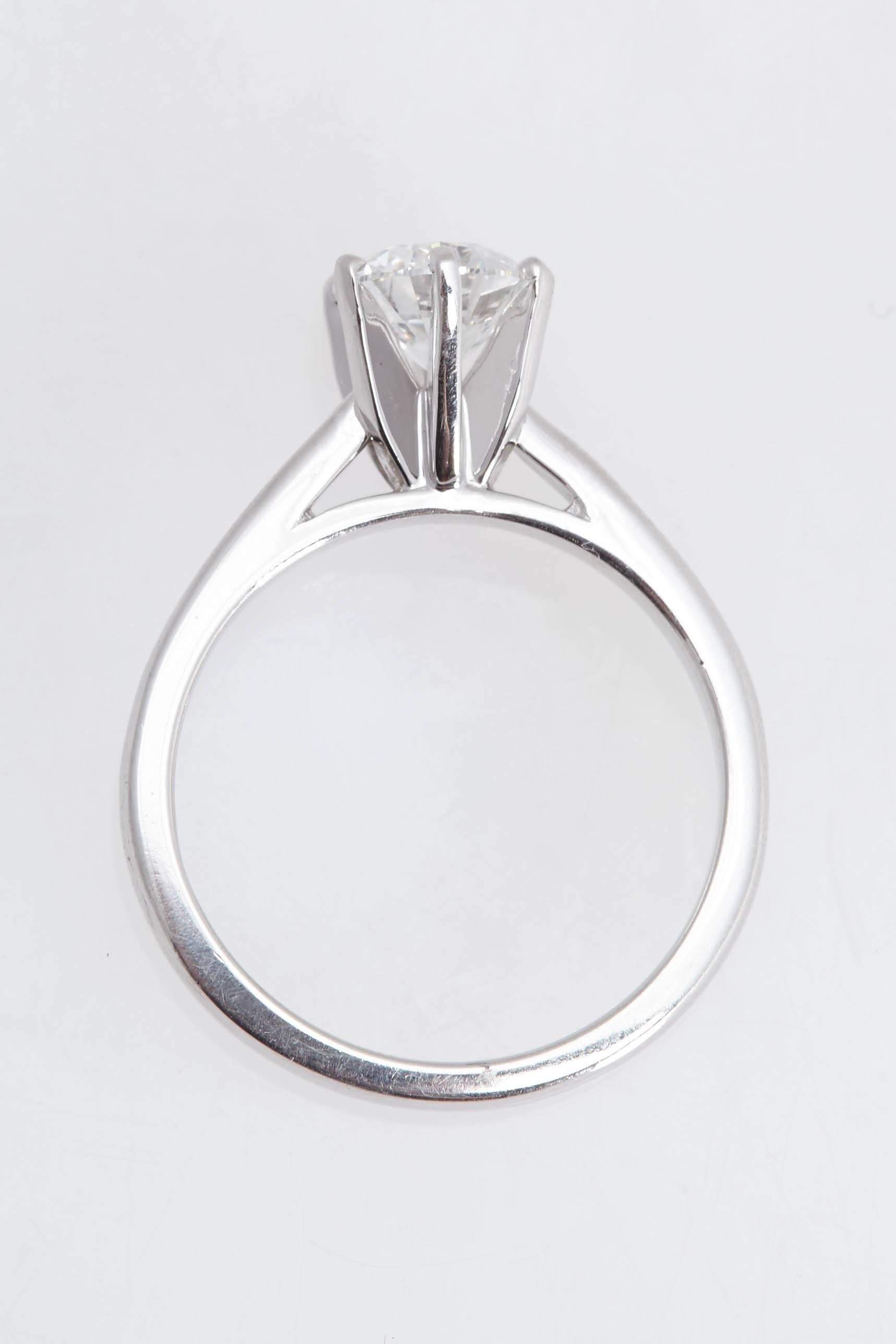 Contemporary 1.12 Carat Round Solitaire Platinum Ring EGL I/SI2 For Sale