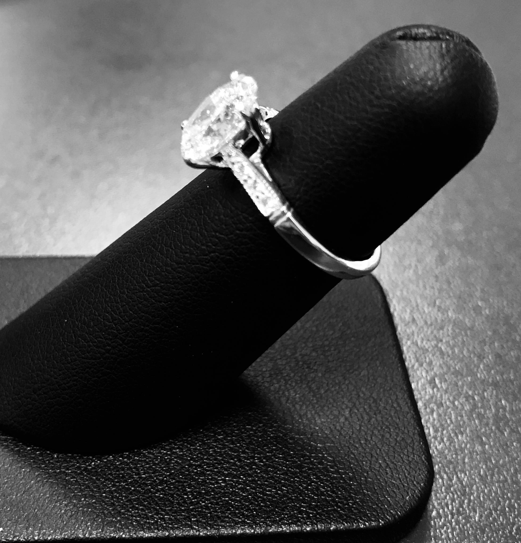 Women's 2.00 Carat Oval Diamond GIA Graded J Color SI1 Clarity Platinum Ring For Sale
