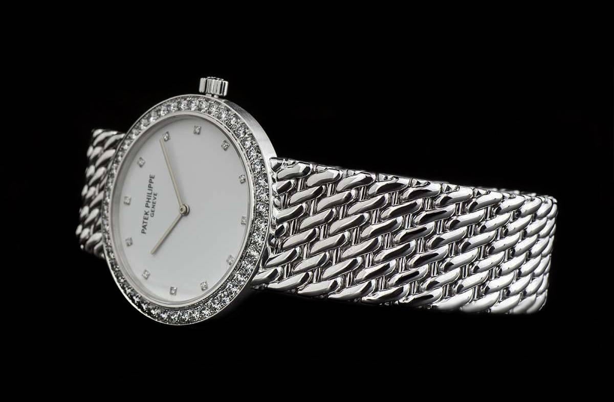 Patek Philippe White Gold Diamond Set Calatrava Mid Size Manual Wind Wristwatch 1