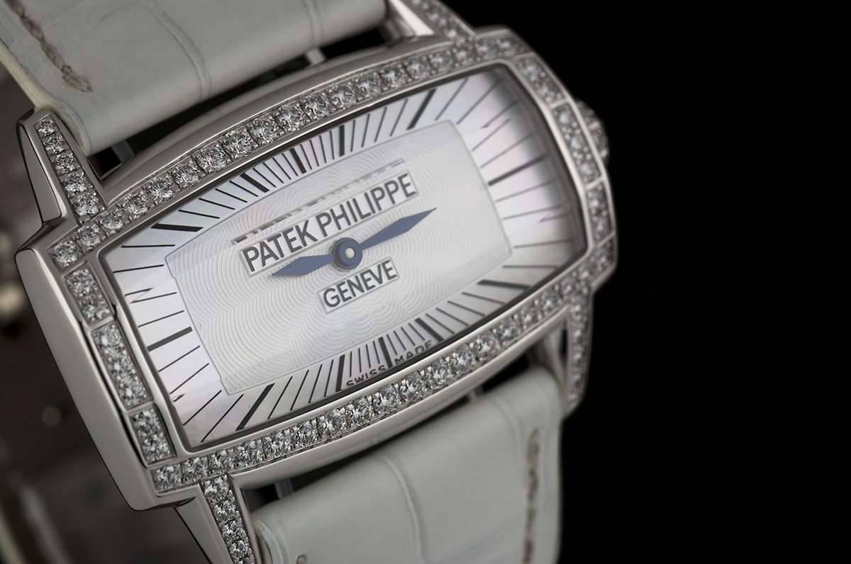 Patek Philippe Ladies White Gold Diamond Bezel Gondolo Gemma Quartz Wristwatch In Excellent Condition In London, GB