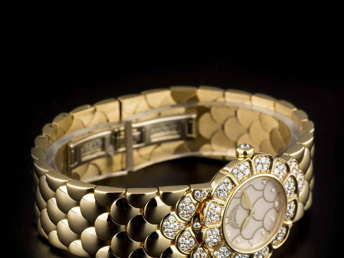 Women's Patek Philippe Ladies Yellow Gold Diamond Set Cocktail Quartz Wristwatch