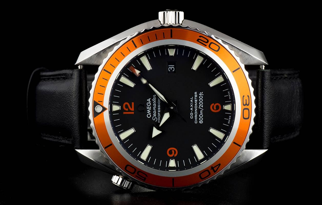 Planet Co-Axial Ocean Seamaster Steel Black Dial Orange Bezel Automatic Watch In Excellent Condition In London, GB