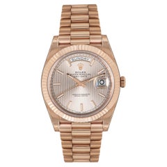 Rolex Day-Date 40 or rose 228235