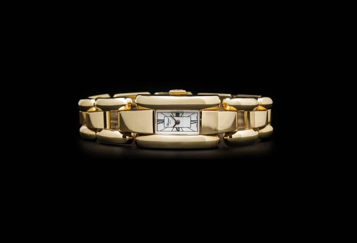 An 18k Yellow Gold La Strada Ladies Wristwatch 41/7396-0001, white dial with roman numerals, an 18k yellow gold bezel, an 18k yellow gold bracelet with an 18k yellow gold jewellery style clasp, sapphire glass, quartz movement, in excellent