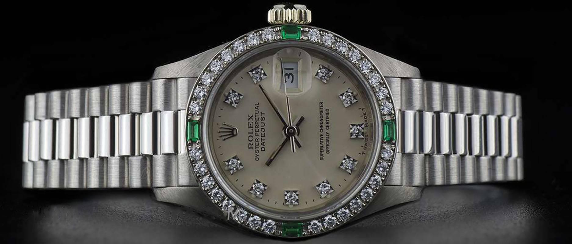 Rolex White Gold Diamond and Emerald Set Datejust 69079 Automatic Ladies Watch In Excellent Condition In London, GB