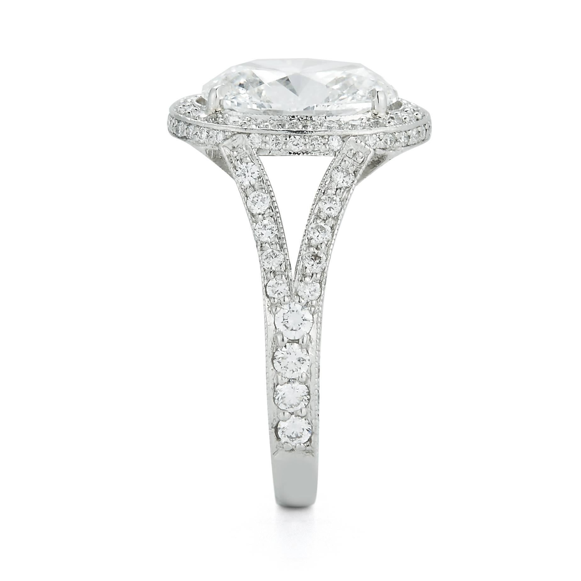 Oval Cut 2.60 carat Oval-Cut Diamond Ring For Sale