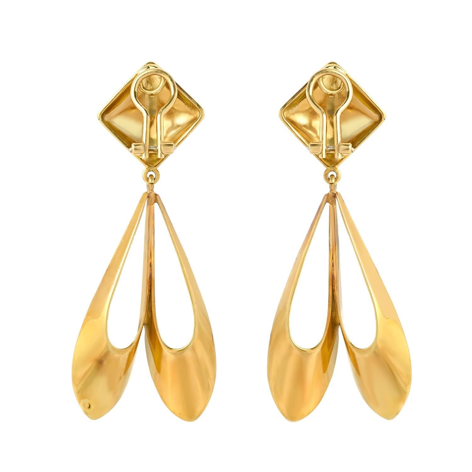 Pair of Gold Ear Pendants, 1970s   In Excellent Condition For Sale In New York, NY