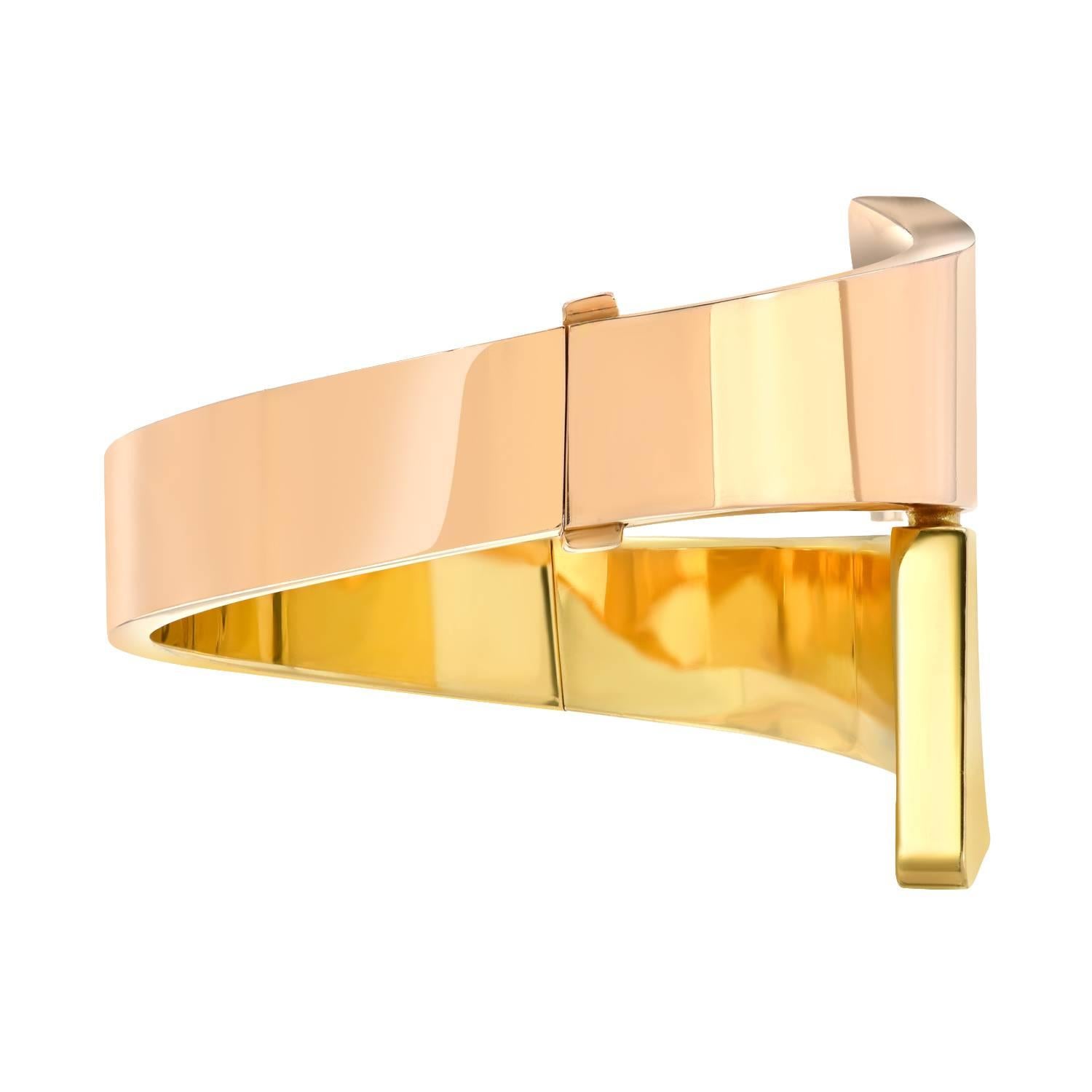 Sculptural 18k Yellow and Pink Gold Bangle In Excellent Condition For Sale In New York, NY