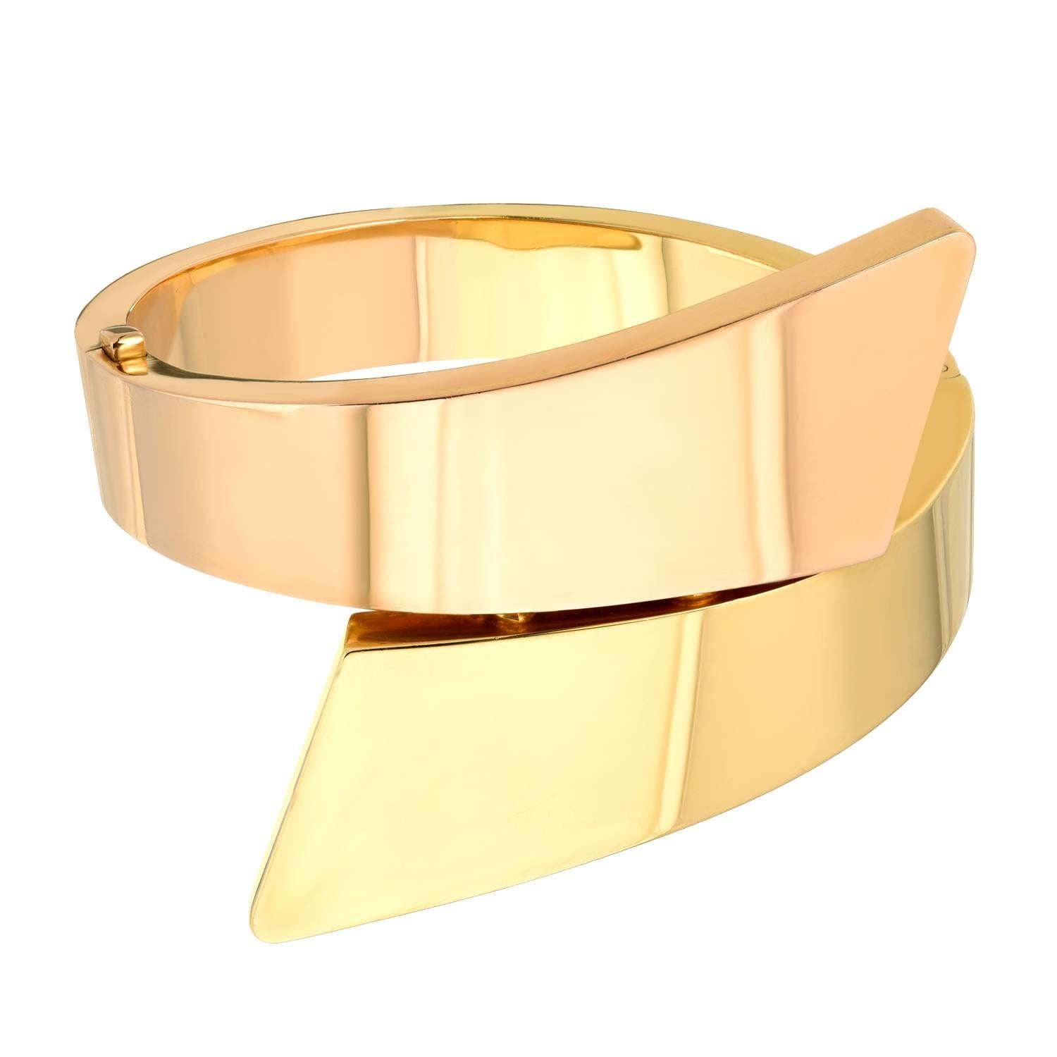Sculptural 18k Yellow and Pink Gold Bangle For Sale