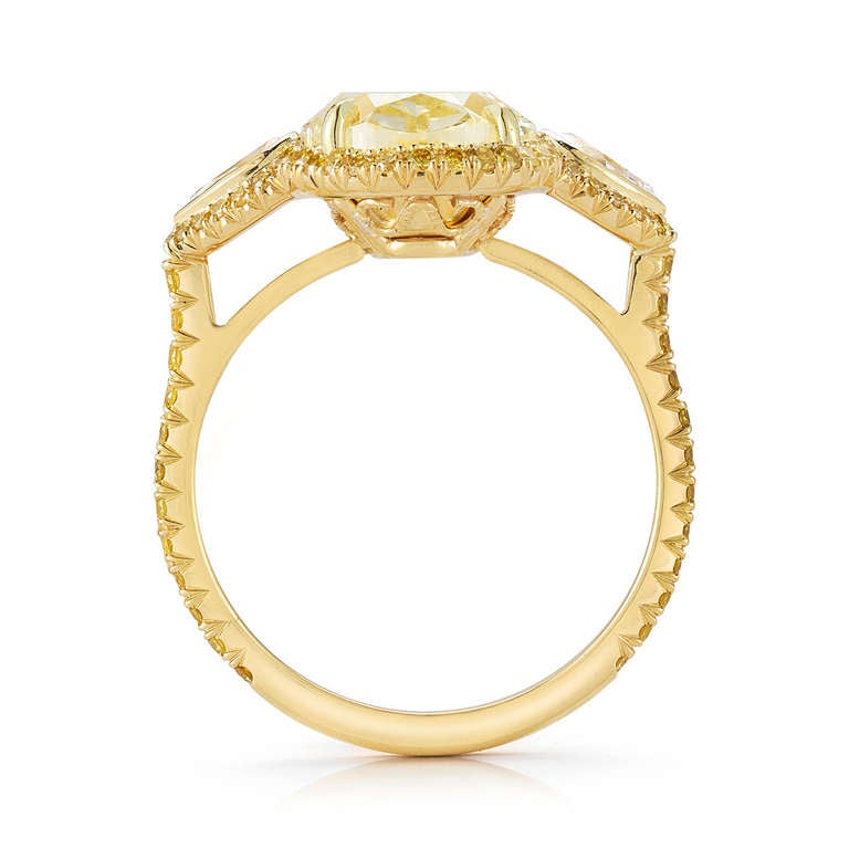 Women's Kwiat Fancy Light Yellow Diamond Ring, of 4.01 For Sale