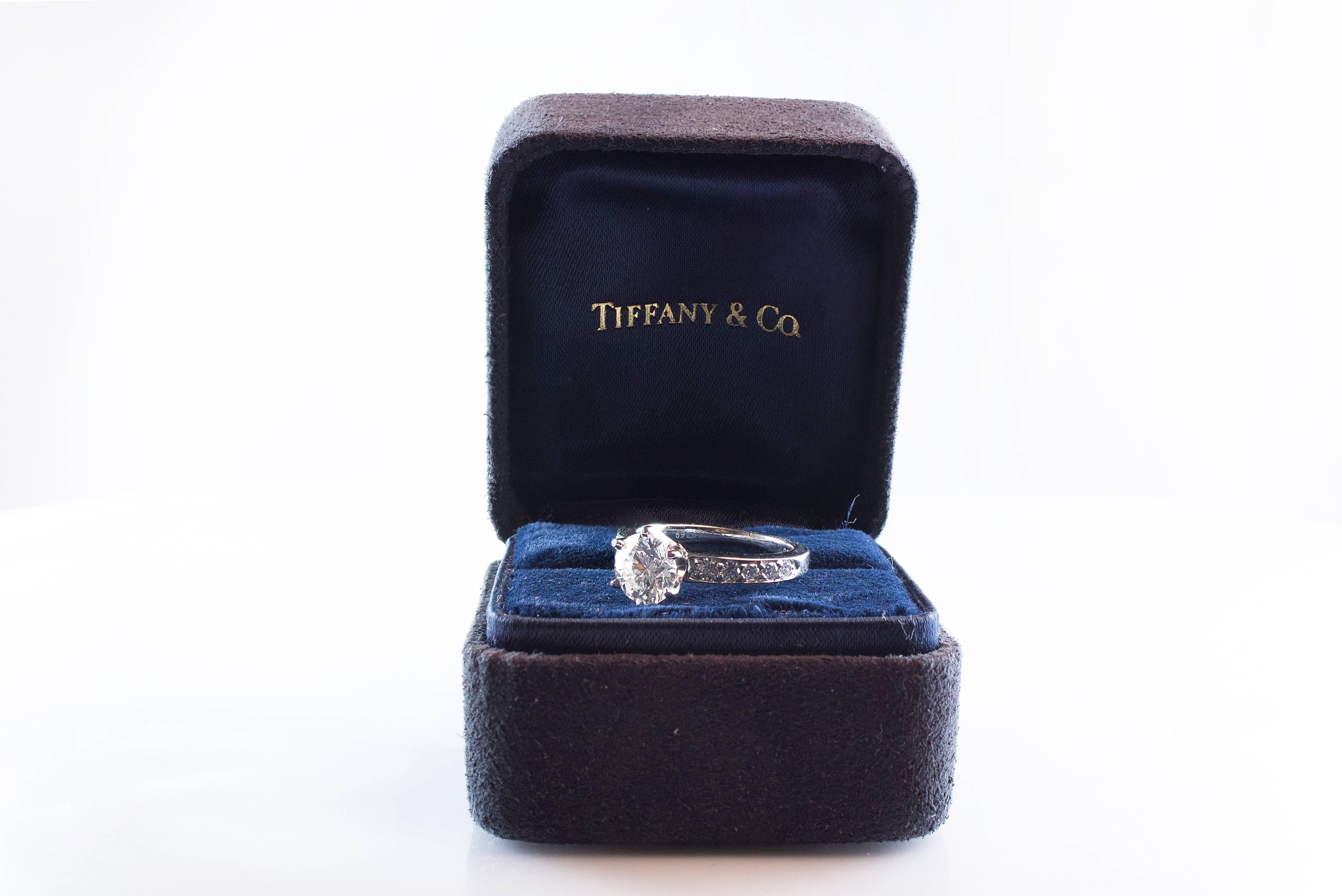 Bague de fiançailles Tiffany & Co certifiée GIA 1,01 carats diamant brillant Excellent état - En vente à New York, NY